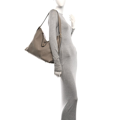 Louis Vuitton Empreinte Monogram Giant Carryall MM Tourterelle 2 of 9