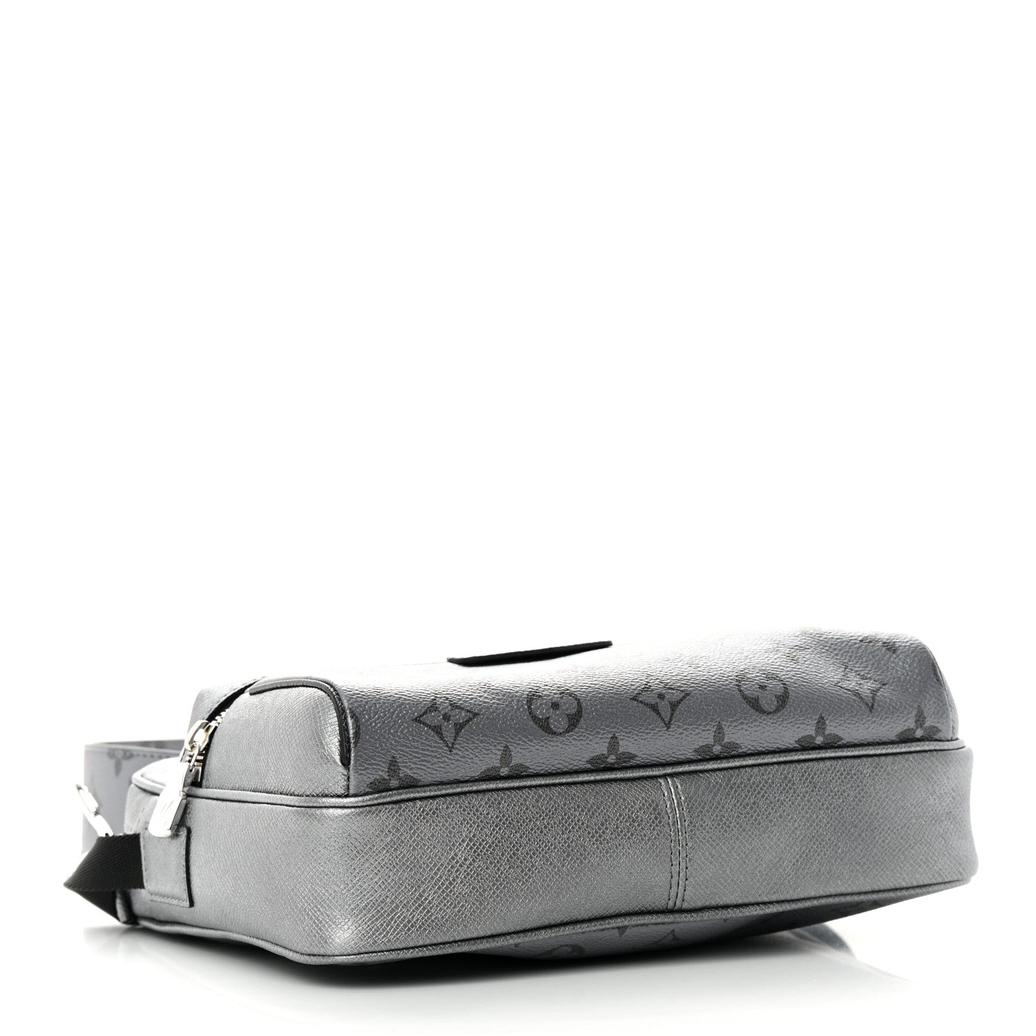 Louis Vuitton Taigarama Outdoor Messenger Gunmetal 4 of 9