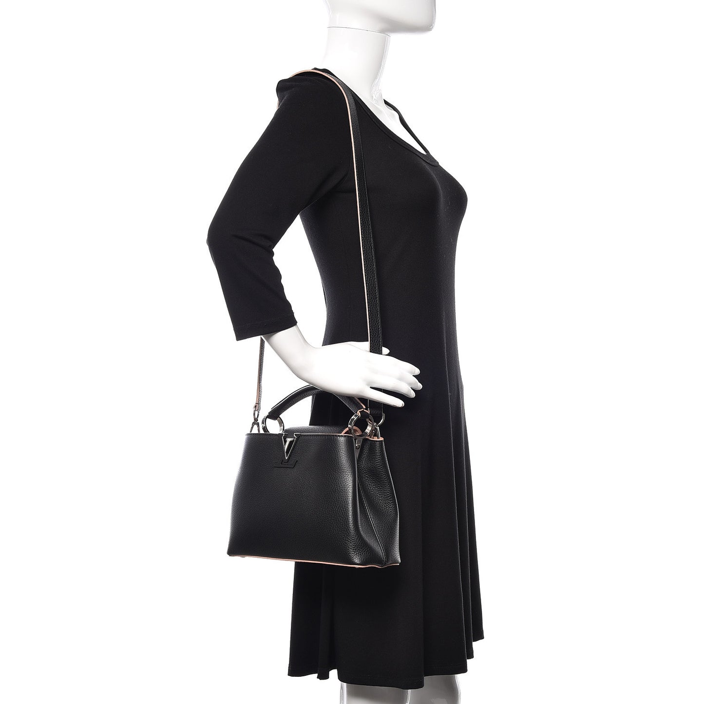 Taurillon Capucines BB Black Petale