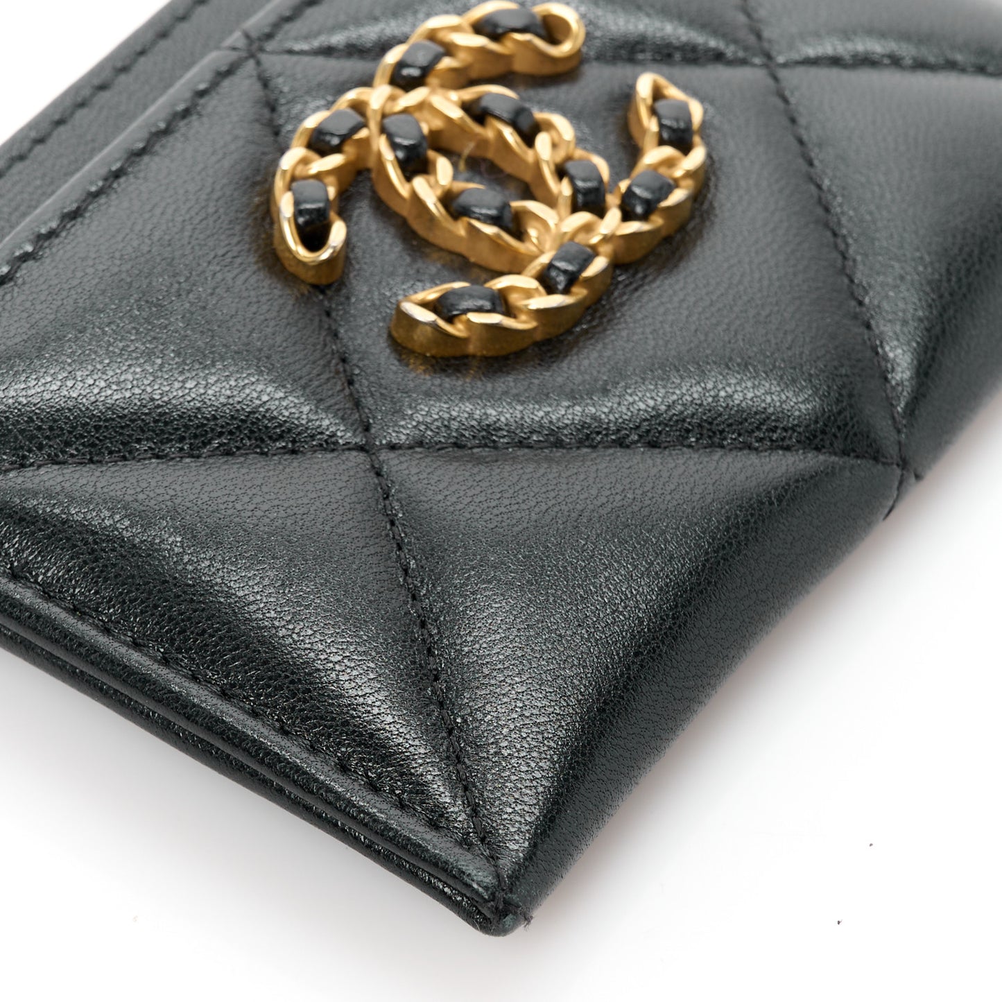Lambskin Quilted Chanel 19 Card Holder Black
