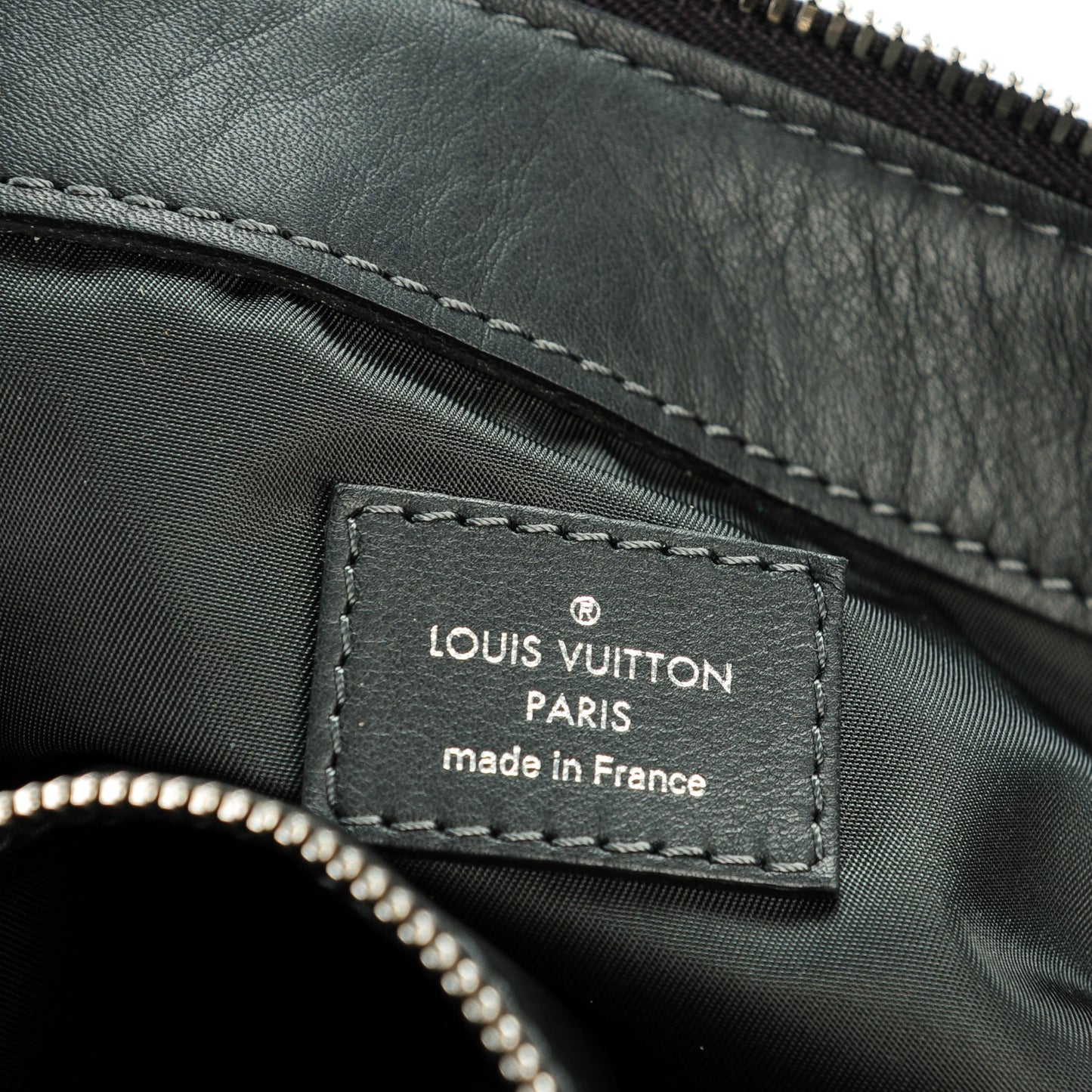 Calfskin Move Messenger Asphalt