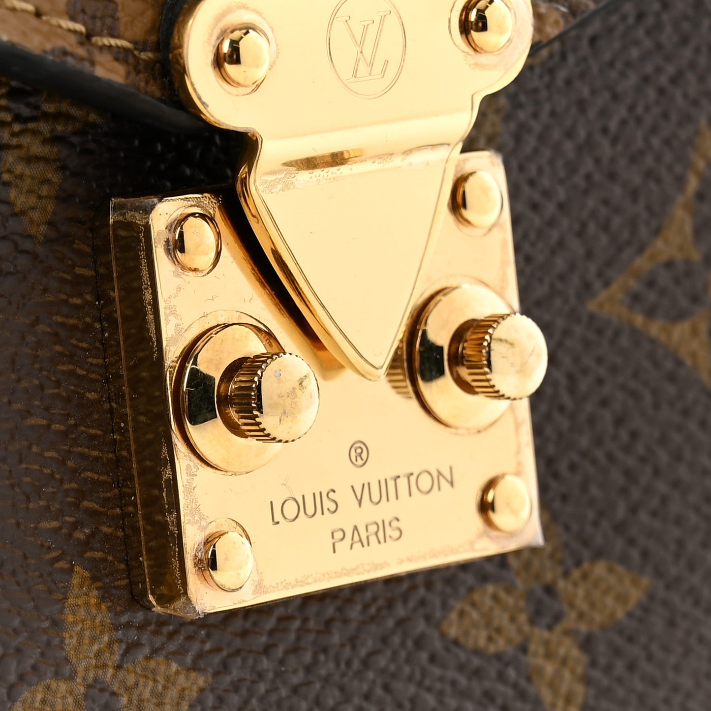 Reverse Monogram Pochette Metis