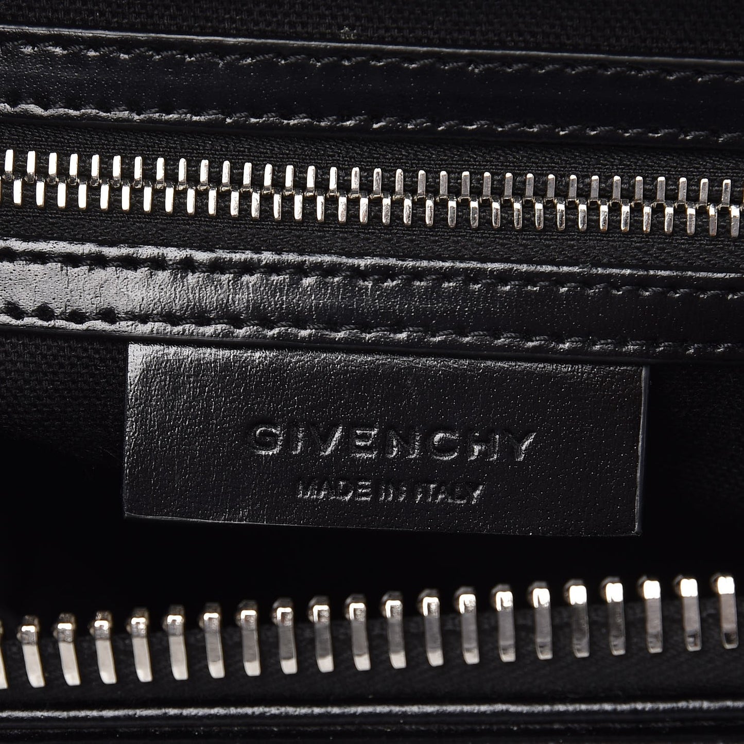 Shiny Lord Calfskin Medium Antigona Black