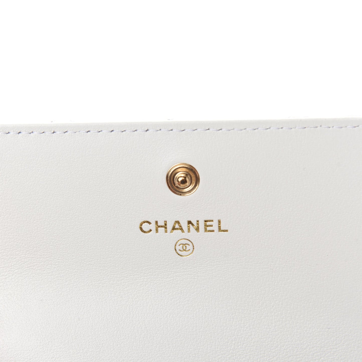 Calfskin Quilted About Pearls Card Holder Flap With Chain White