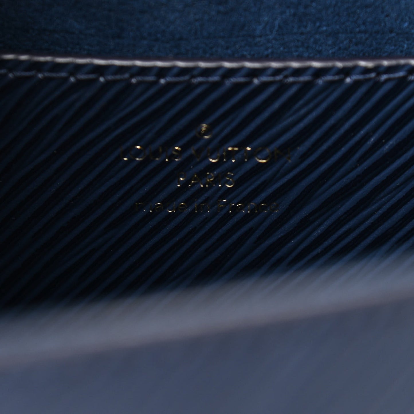 Epi Twist Shoulder Bag MM Navy