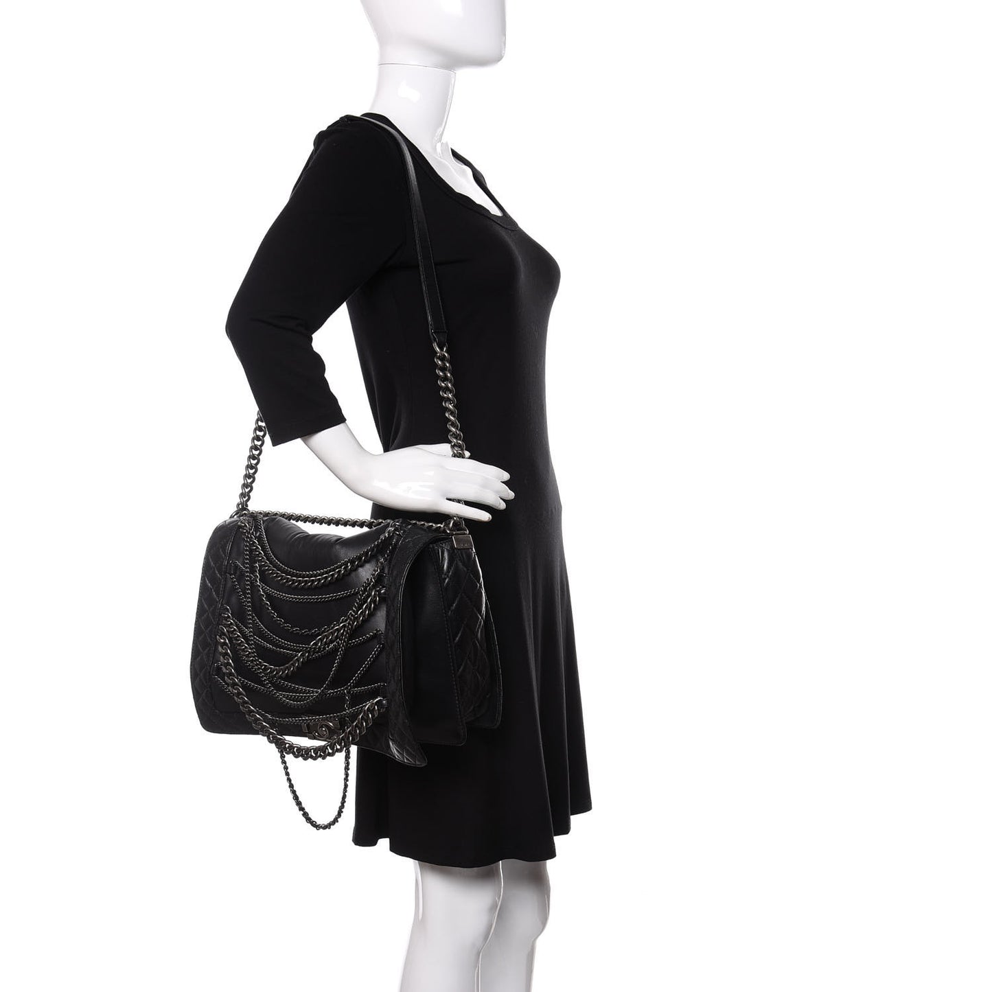Calfskin Enchained XL Boy Flap Black