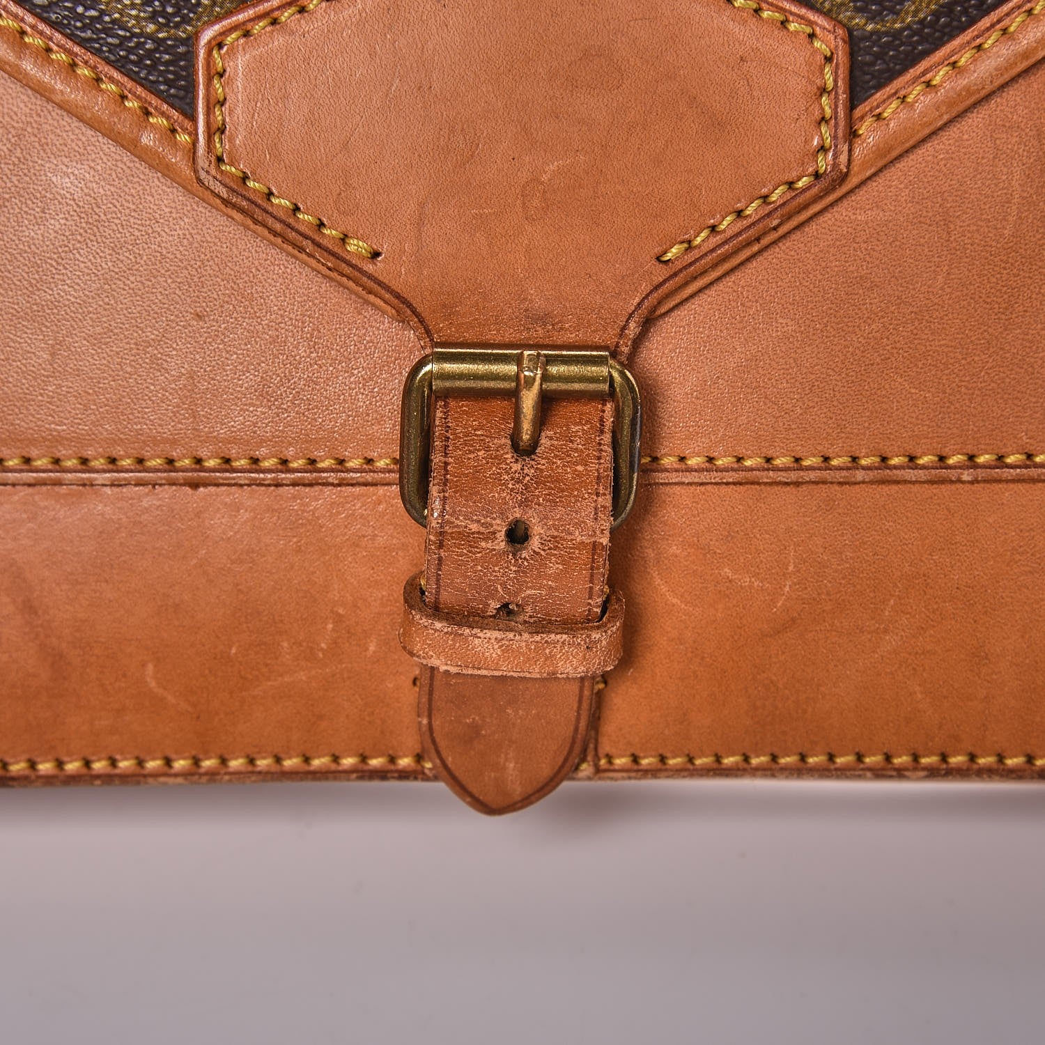 Louis Vuitton Monogram Sac Biface 20 of 22
