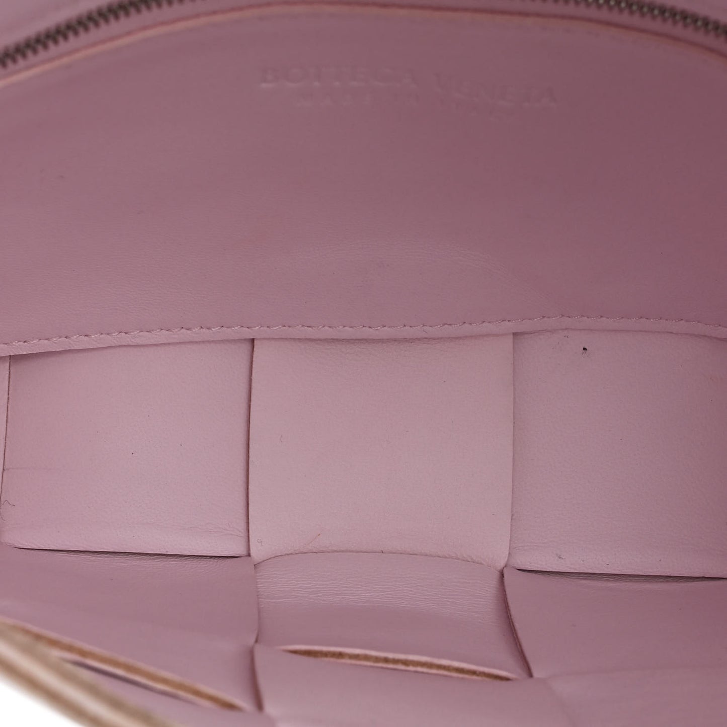 Lambskin Maxi Intrecciato Cassette Crossbody Bag Bliss Washed