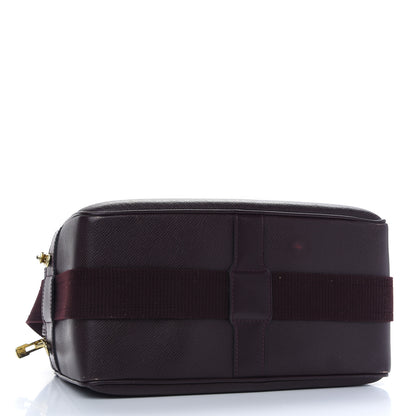 Louis Vuitton Taiga Reporter Messenger Acajou 3 of 12