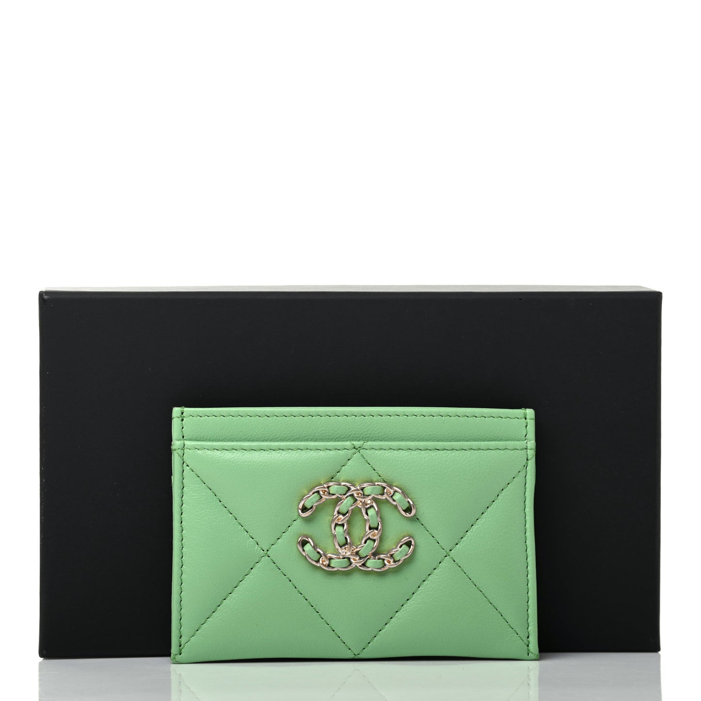 Shiny Goatskin Quilted Chanel 19 Card Holder Green