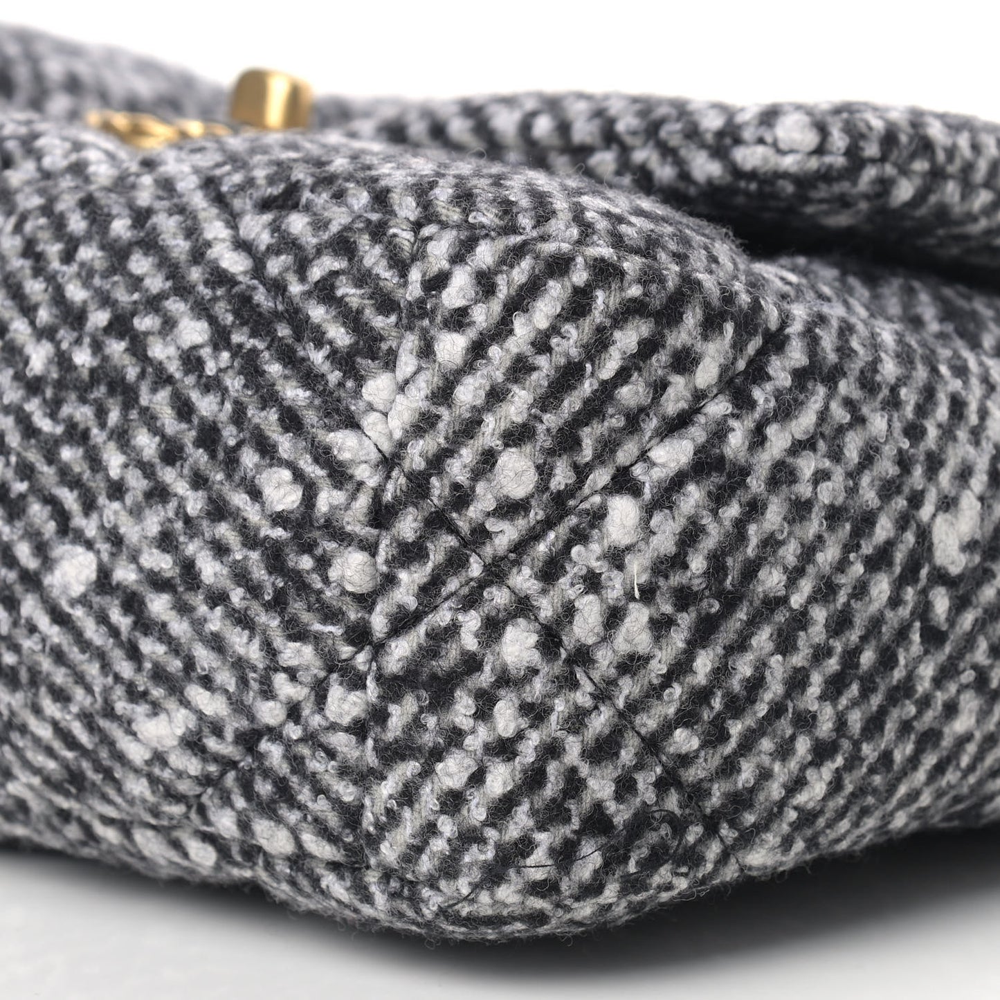 Tweed Quilted Medium Chanel 19 Flap Black White