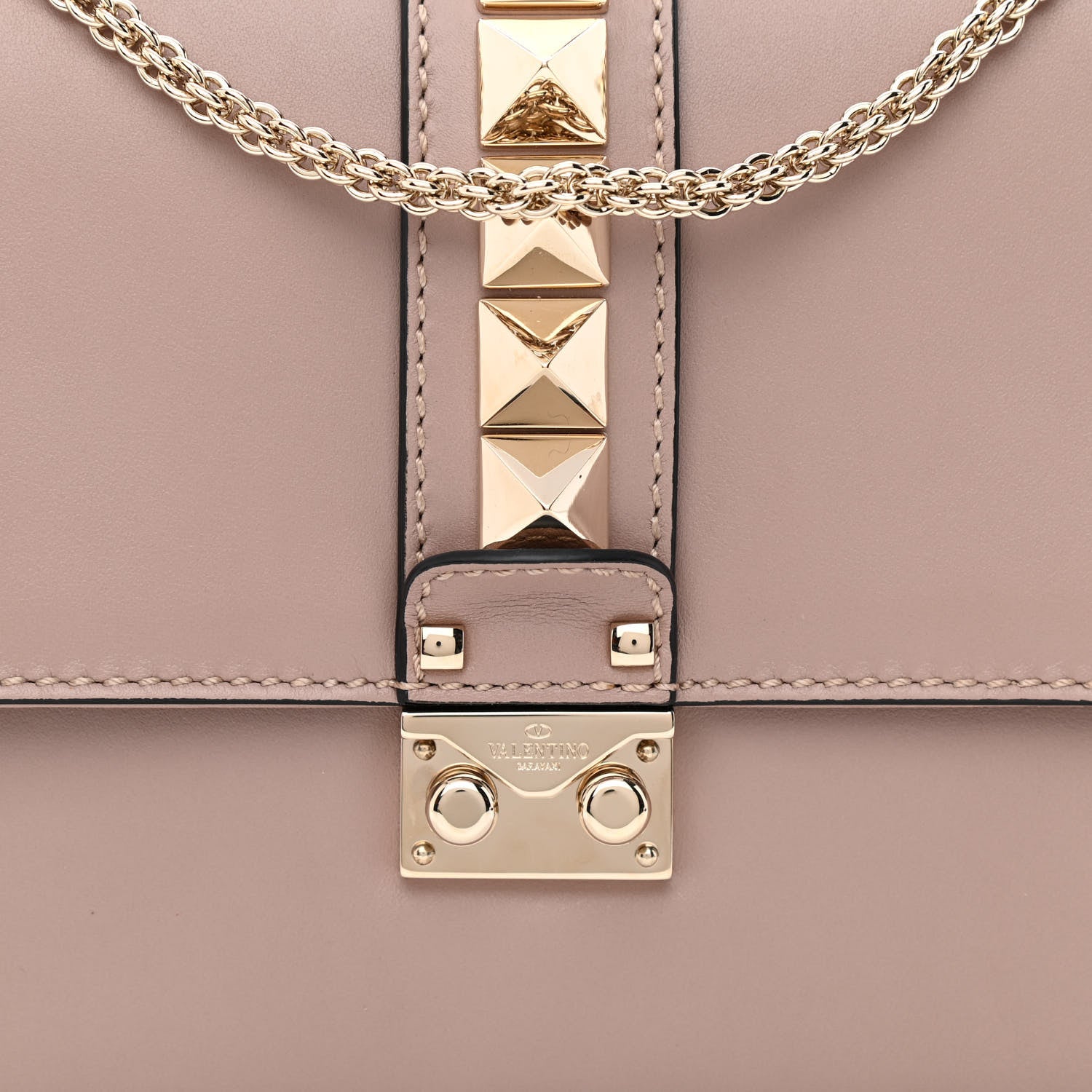 Valentino Garavani Vitello Medium Glam Lock Rockstud Flap Poudre 7 of 10