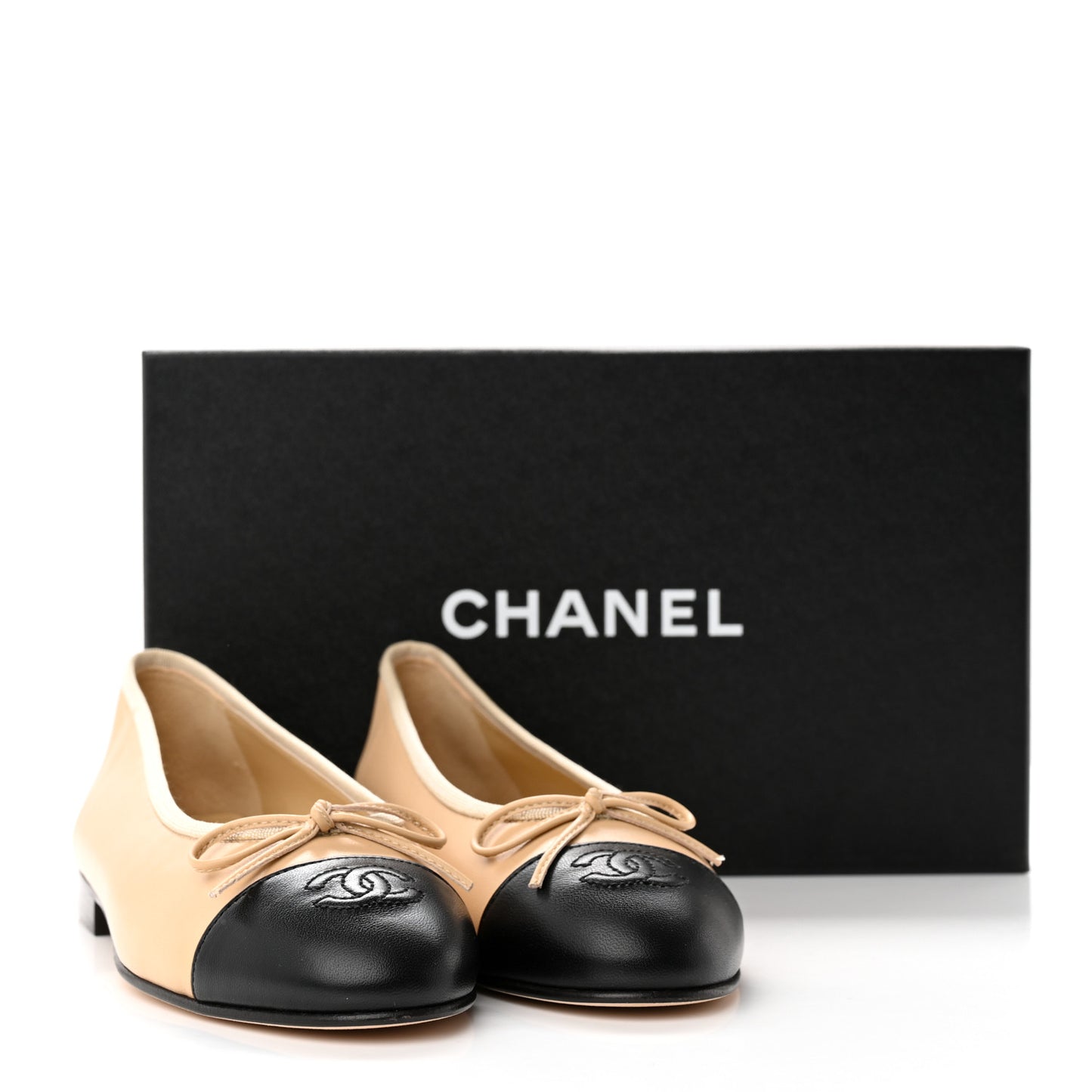 Lambskin Cap Toe CC Ballerina Flats 37 Beige Black