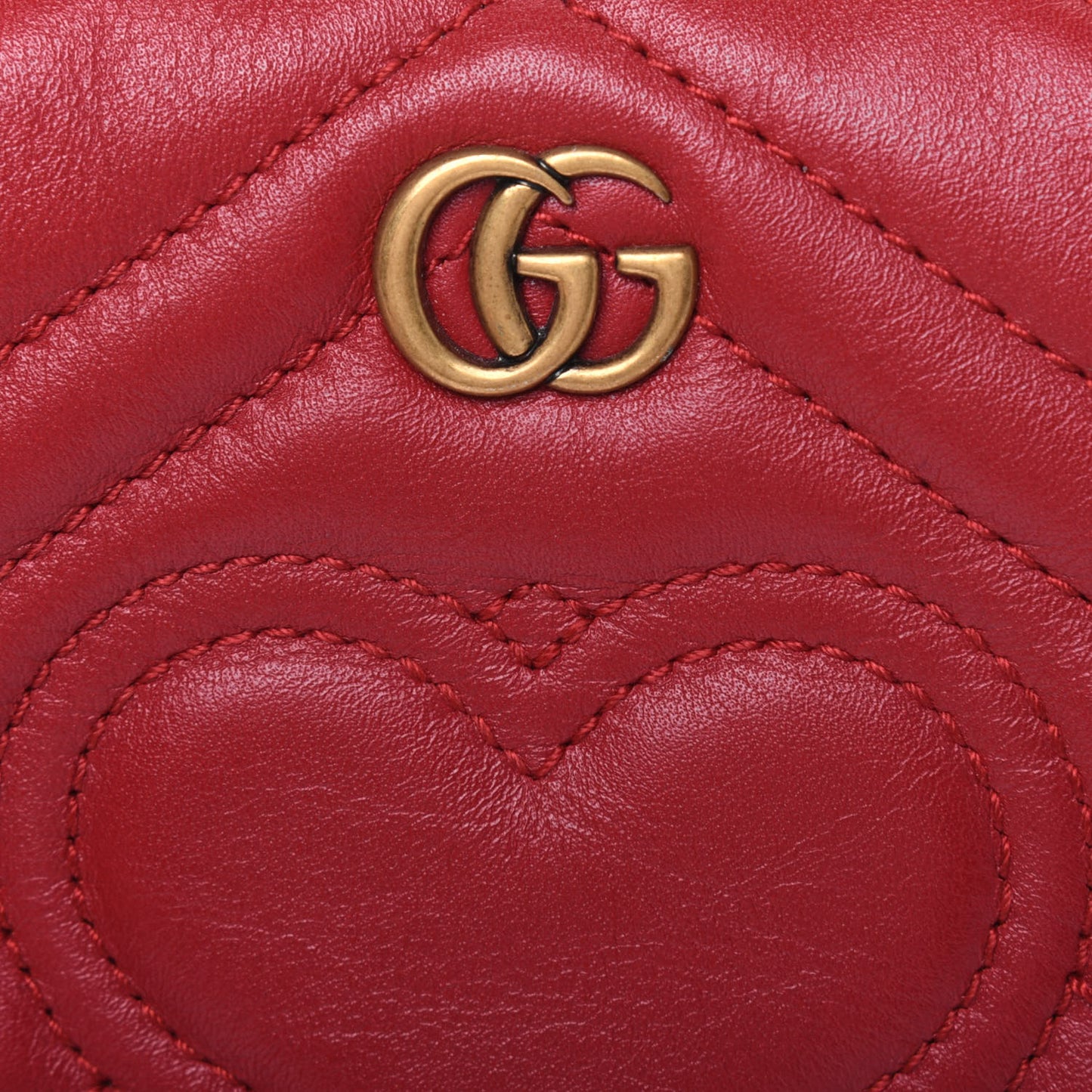 Calfskin Matelasse GG Marmont Cosmetic Case Hibiscus Red