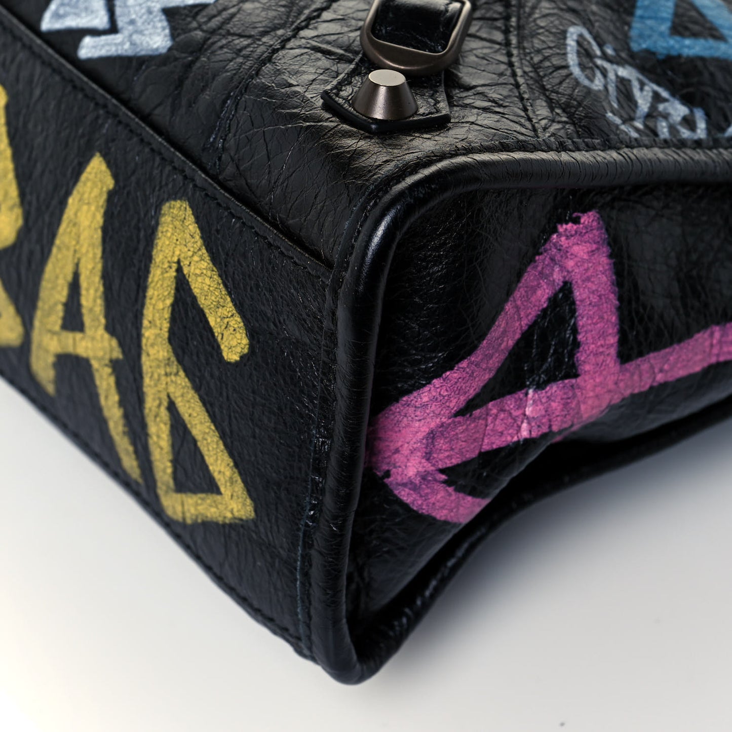 Agneau Graffiti All Over Classic Hardware S City Black Multicolor