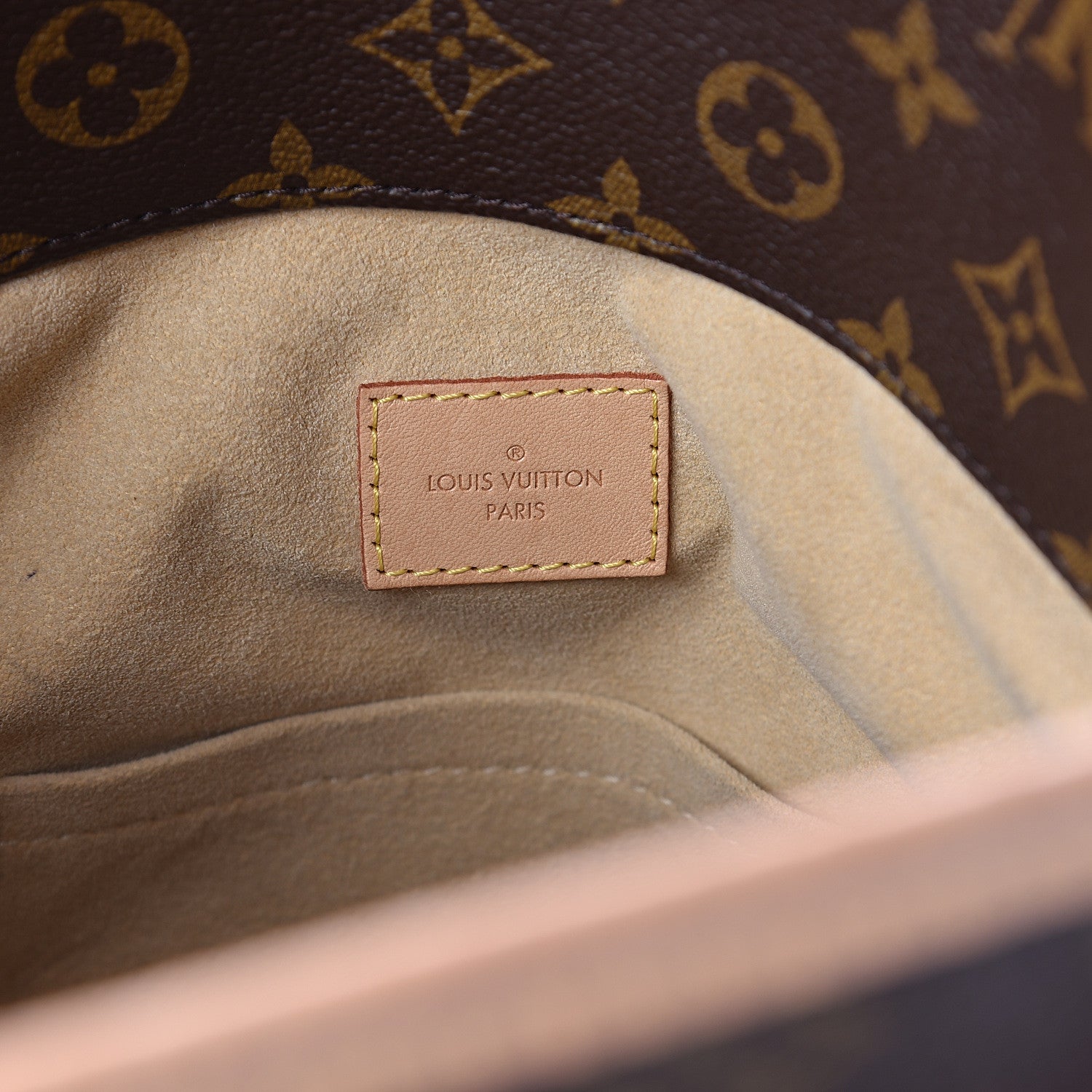 Louis Vuitton Monogram Artsy MM 6 of 9