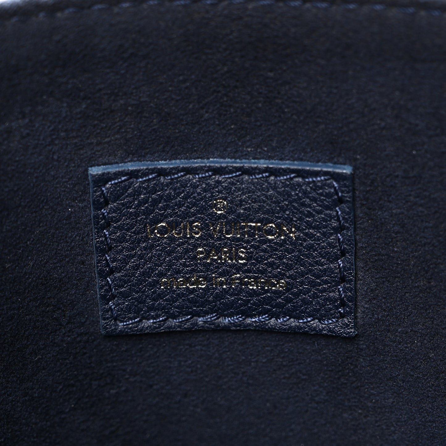 Grained Calfskin Lockme Shopper Navy