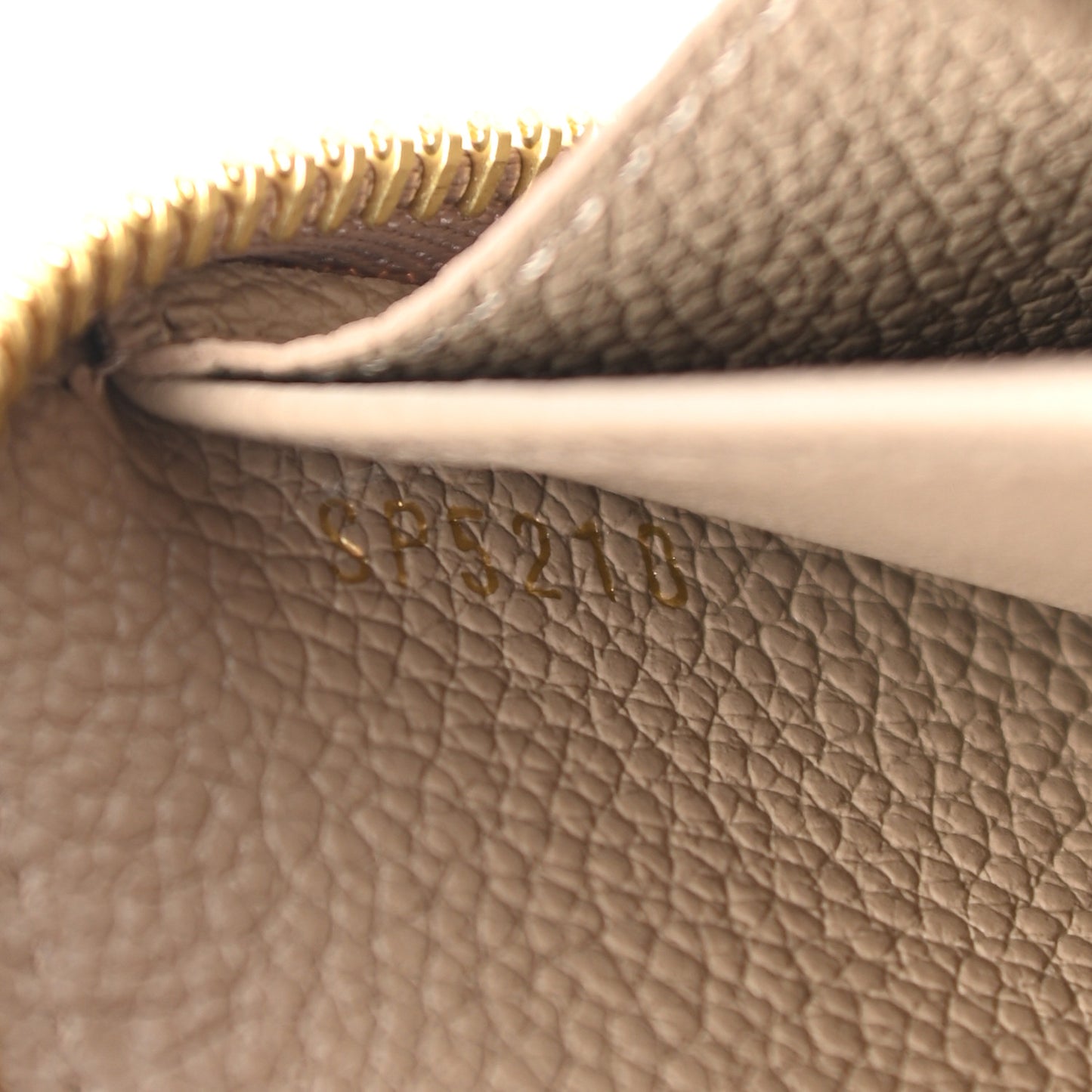 Empreinte Monogram Giant Zippy Wallet Tourterelle Creme