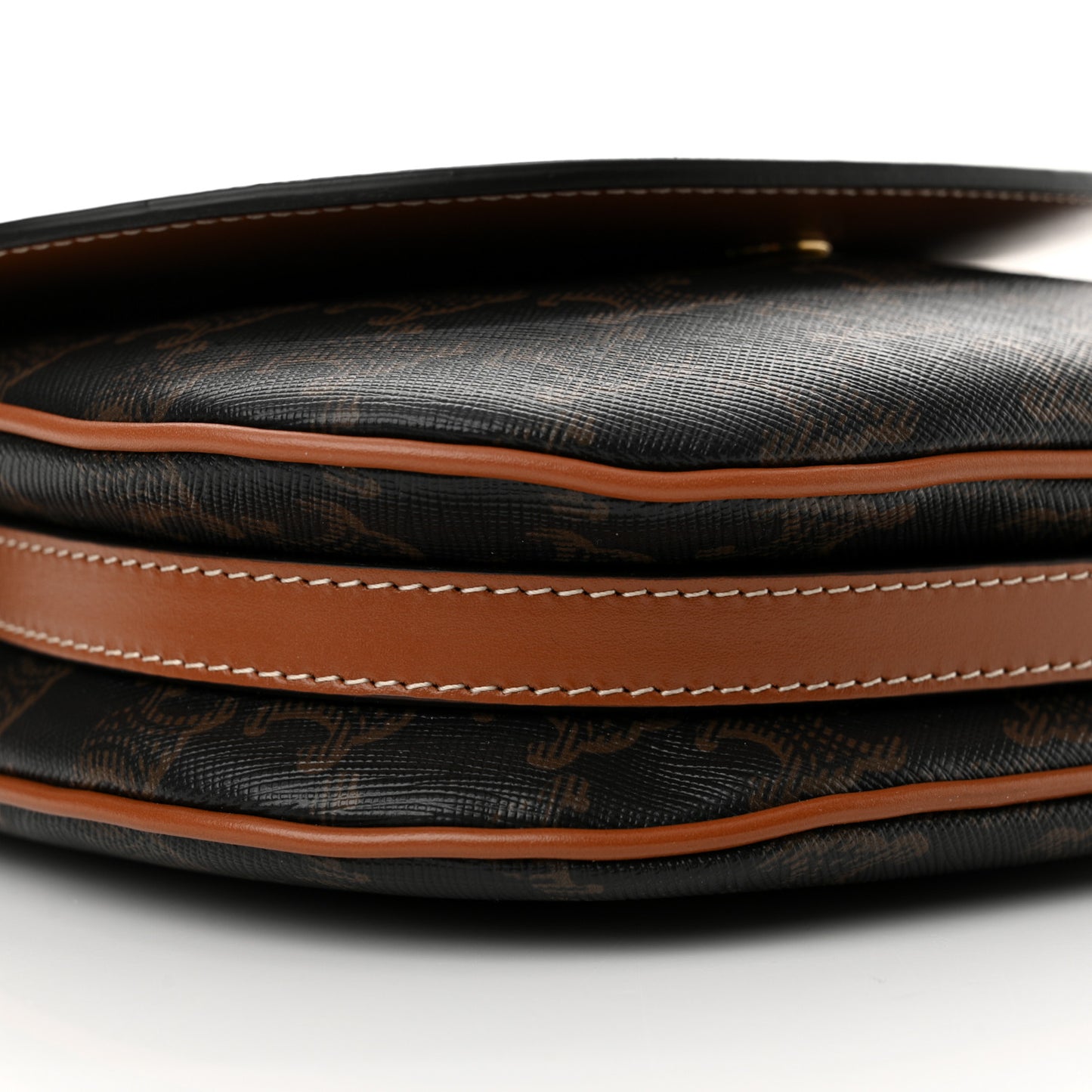 Calfskin Triomphe Besace Tan