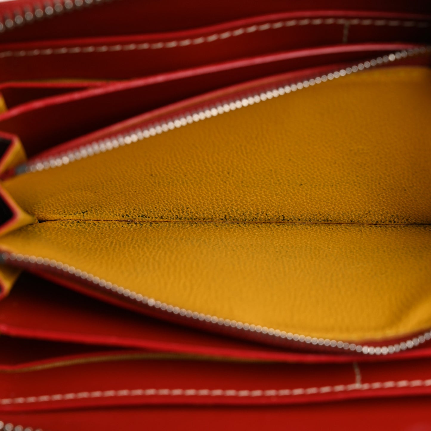 Goyardine Matignon Zip Around GM Wallet Red