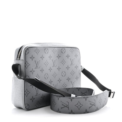 Louis Vuitton Taigarama Outdoor Messenger Gunmetal 3 of 9