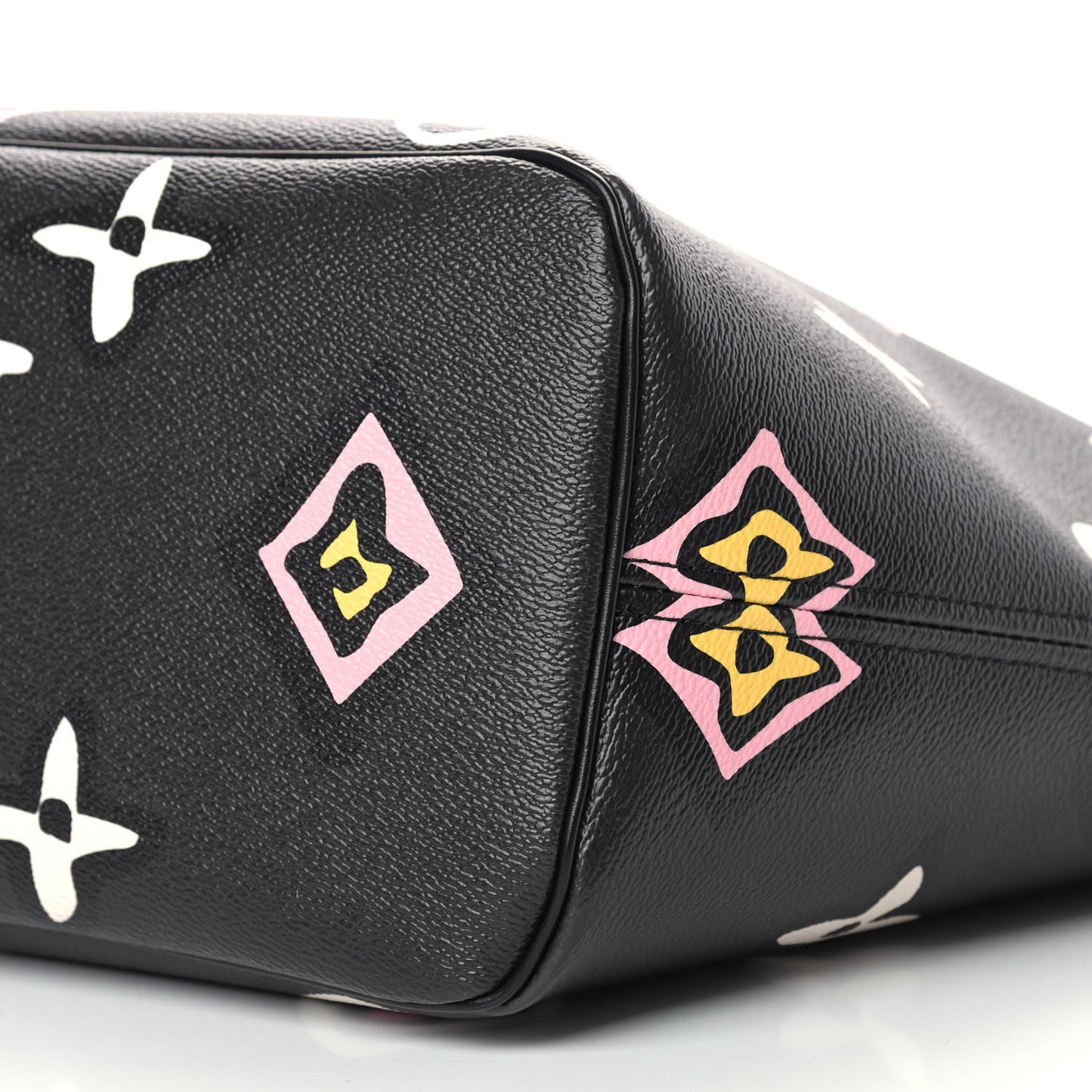Monogram Giant Wild At Heart Neverfull MM Black
