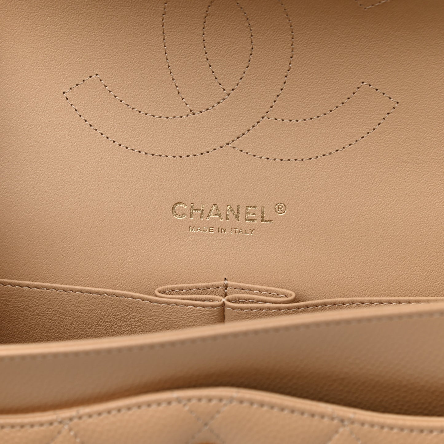 Caviar Quilted Jumbo Double Flap Beige Clair