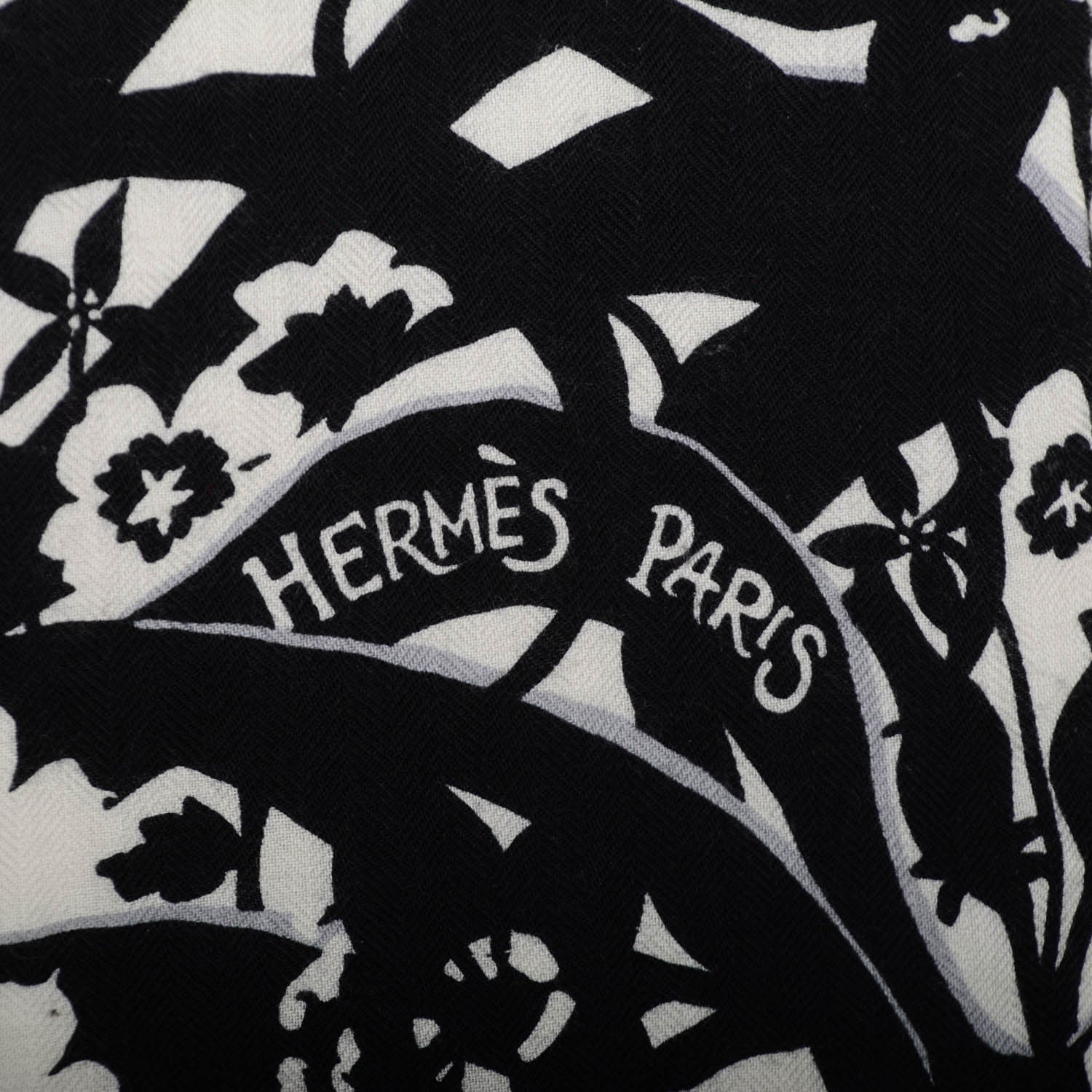Hermes Cashmere Silk Tyger Tyger Shawl 140 Noir Blanc Gris 5 of 6