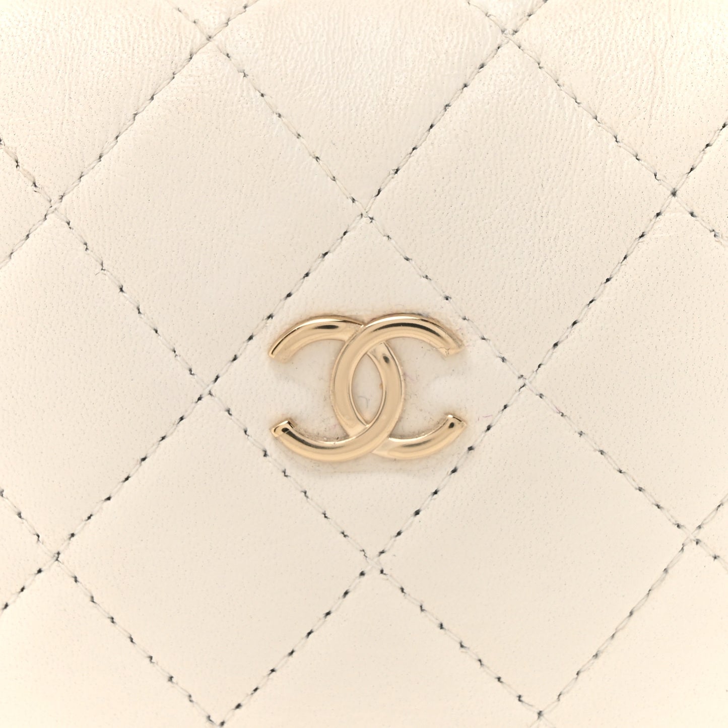 Lambskin Quilted Chain Around Pouch Hobo White