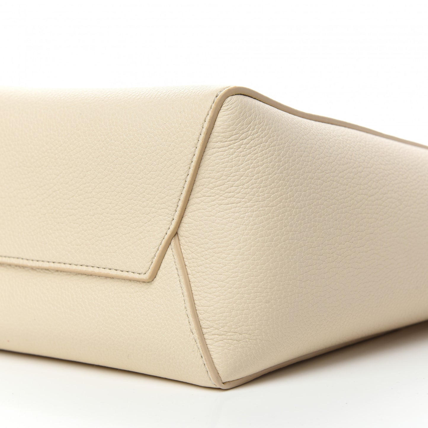 Soft Grained Calfskin Small Sangle Bucket Bag Vanilla