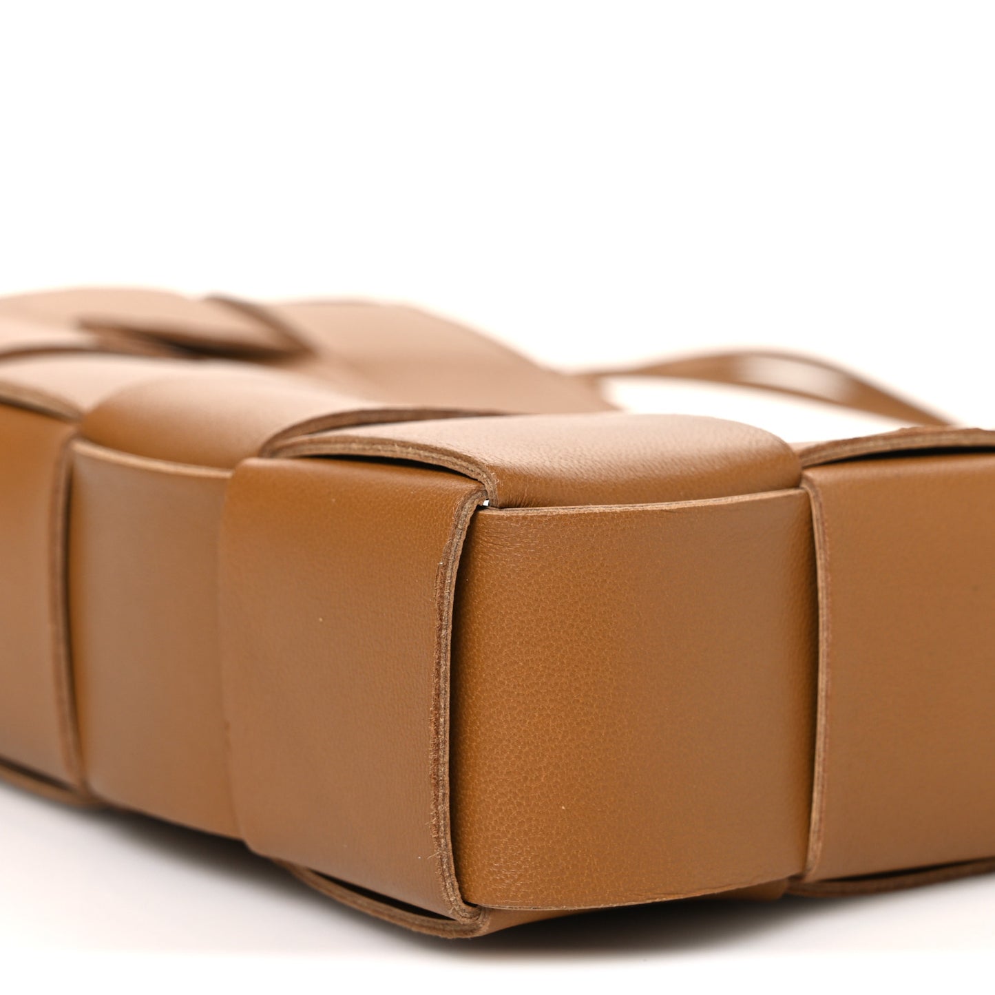Calfskin Maxi Intrecciato Cassette Pouch On Strap Camel