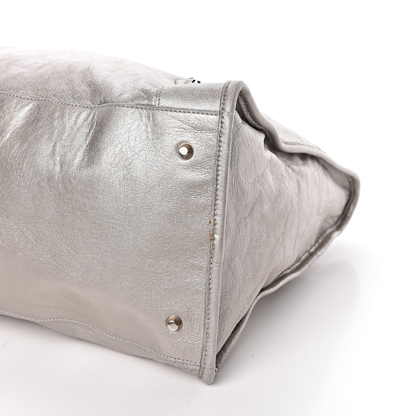 Metallic Agneau Classic Hardware Work Argent