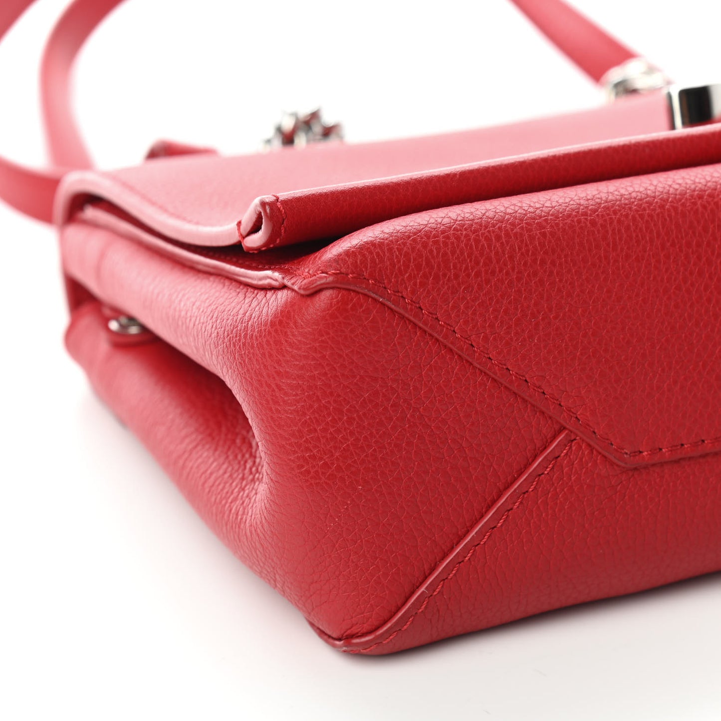 Calfskin Lockme II Chain Bag BB Rubis