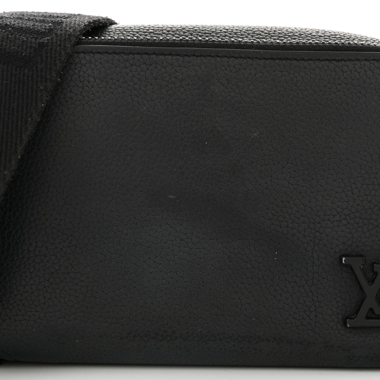 Calfskin Aerogram Alpha Wearable Wallet Black