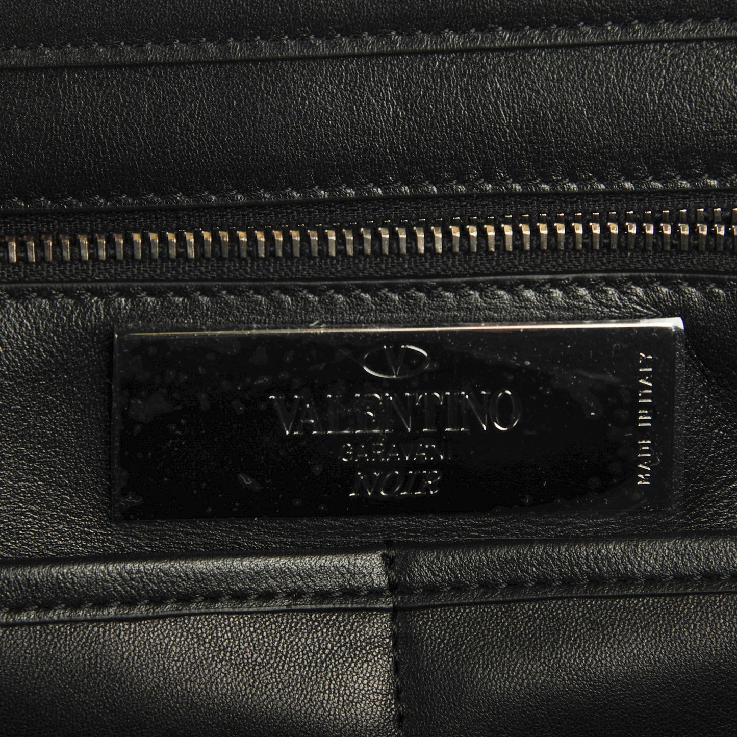 Vitello Medium Rockstud Tote Black