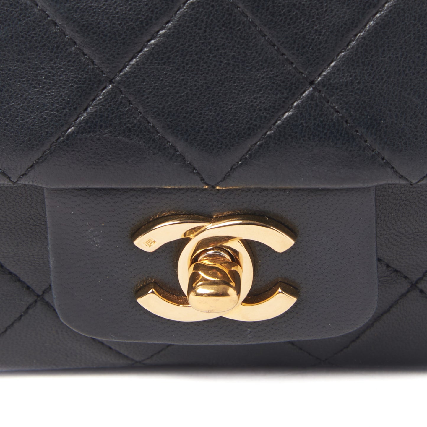 Lambskin Quilted Medium Single Flap Black