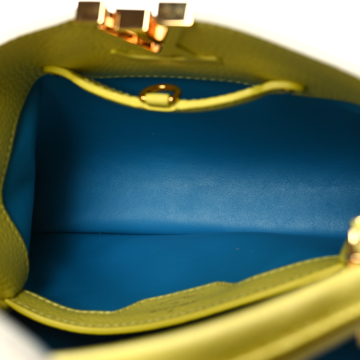 Louis Vuitton Taurillon Capucines BB White Cedrat 5 of 10