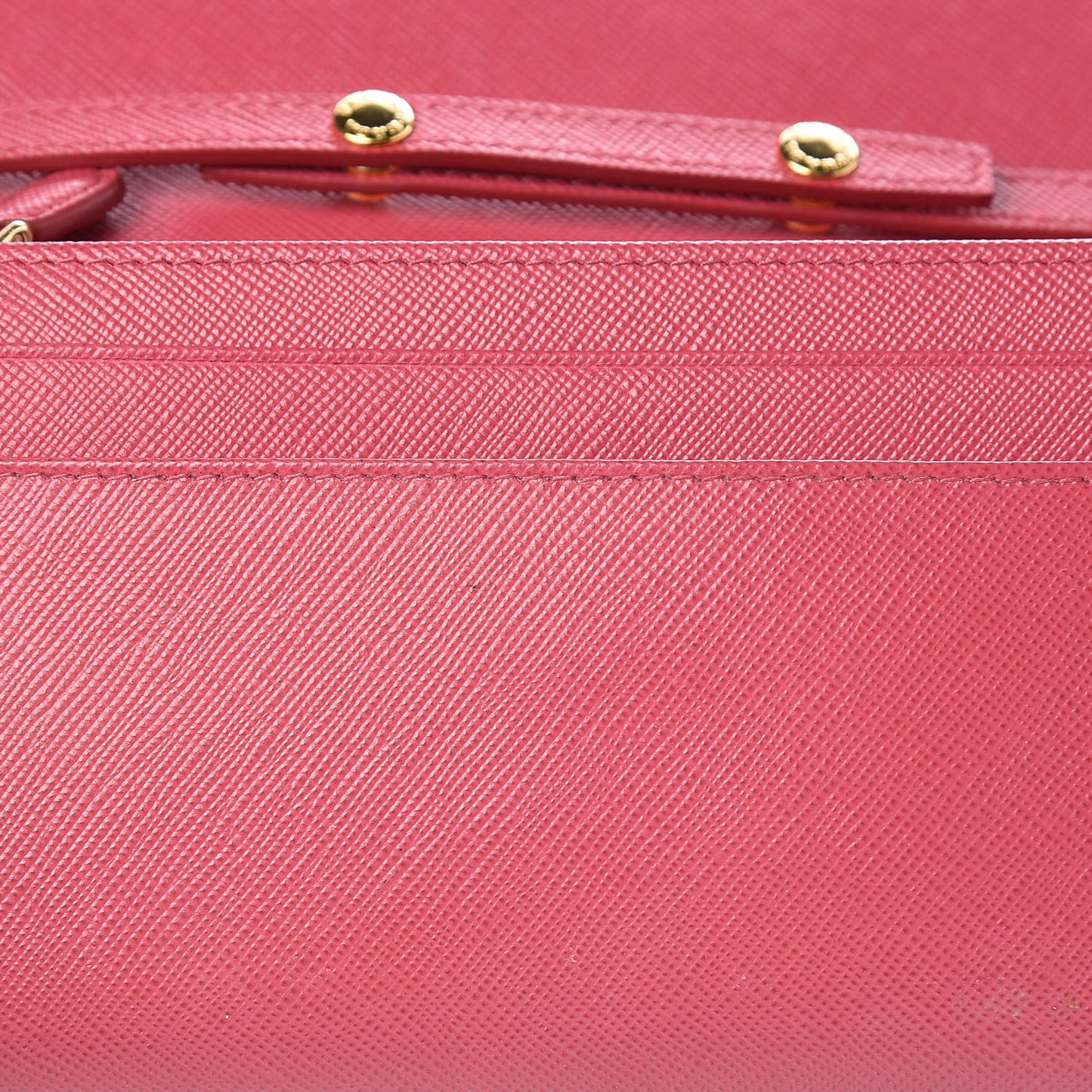 Saffiano Metal Oro Chain Wallet Peonia