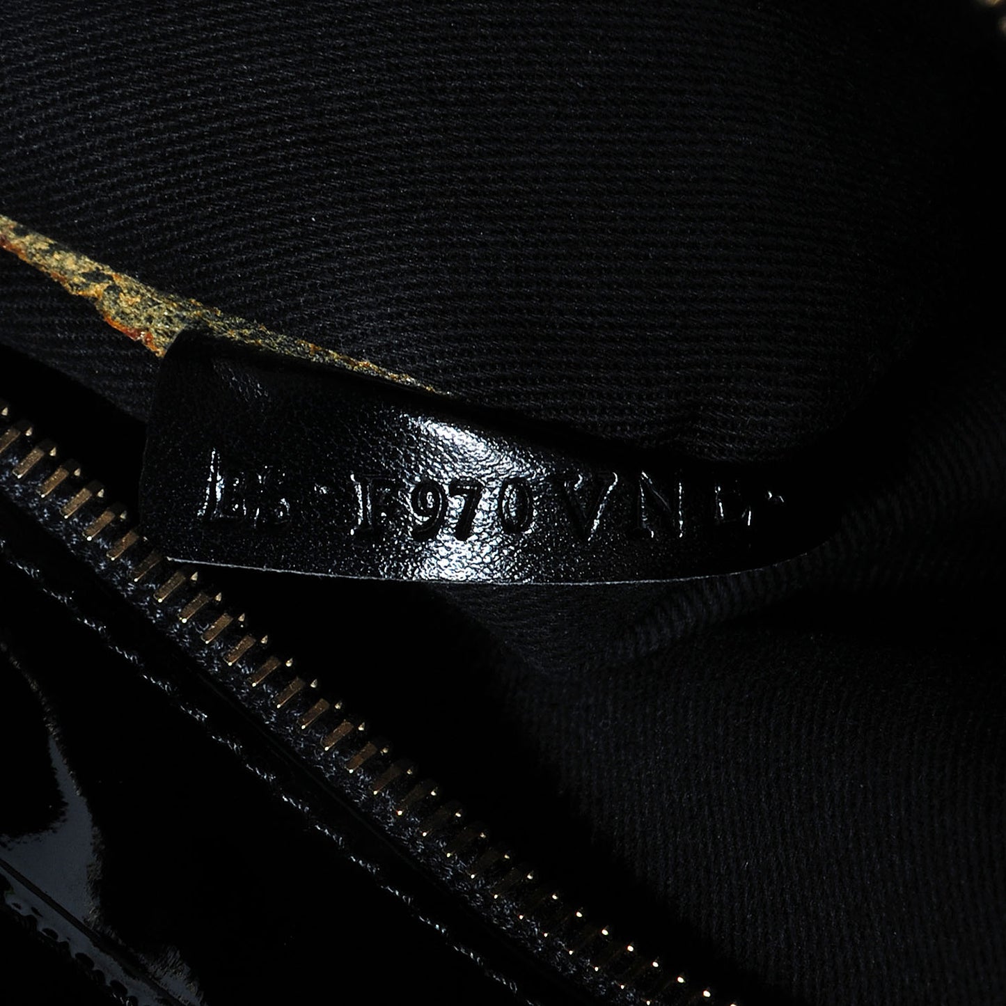 Patent Medium Rockstud Tote Black