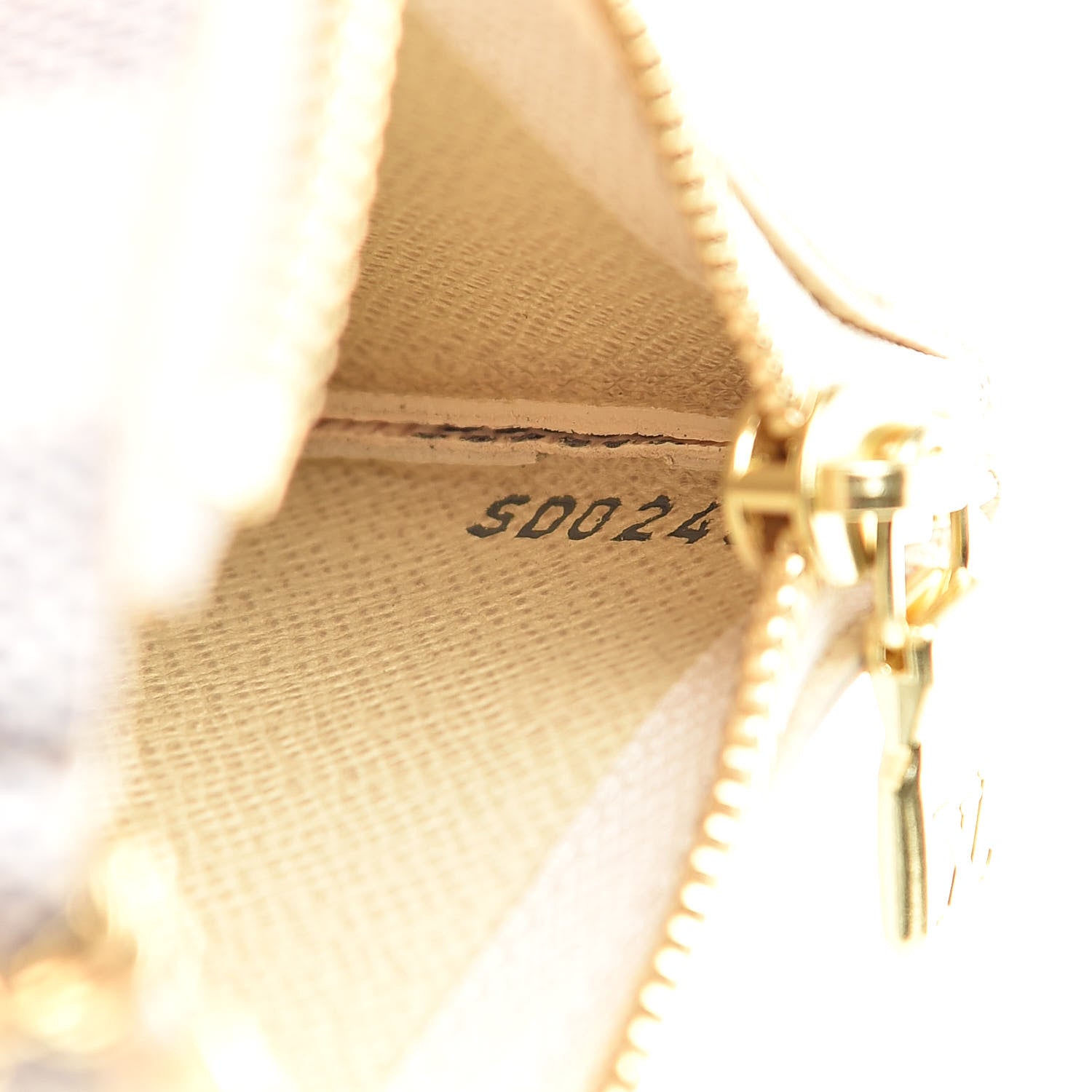 Louis Vuitton Damier Azur Key Pouch 7 of 8