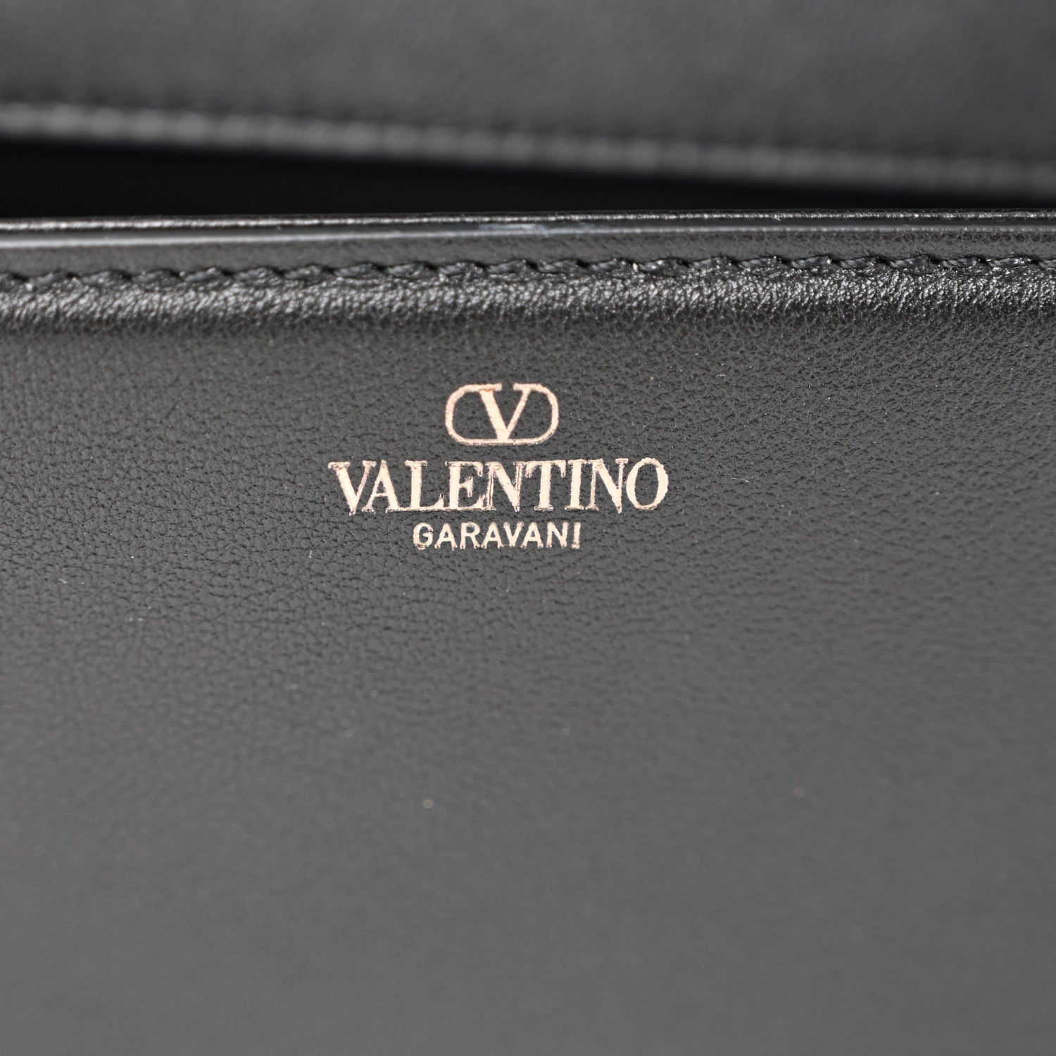 Valentino Garavani Calfskin Monochrome Vlogo Loco Shoulder Bag Black 6 of 10