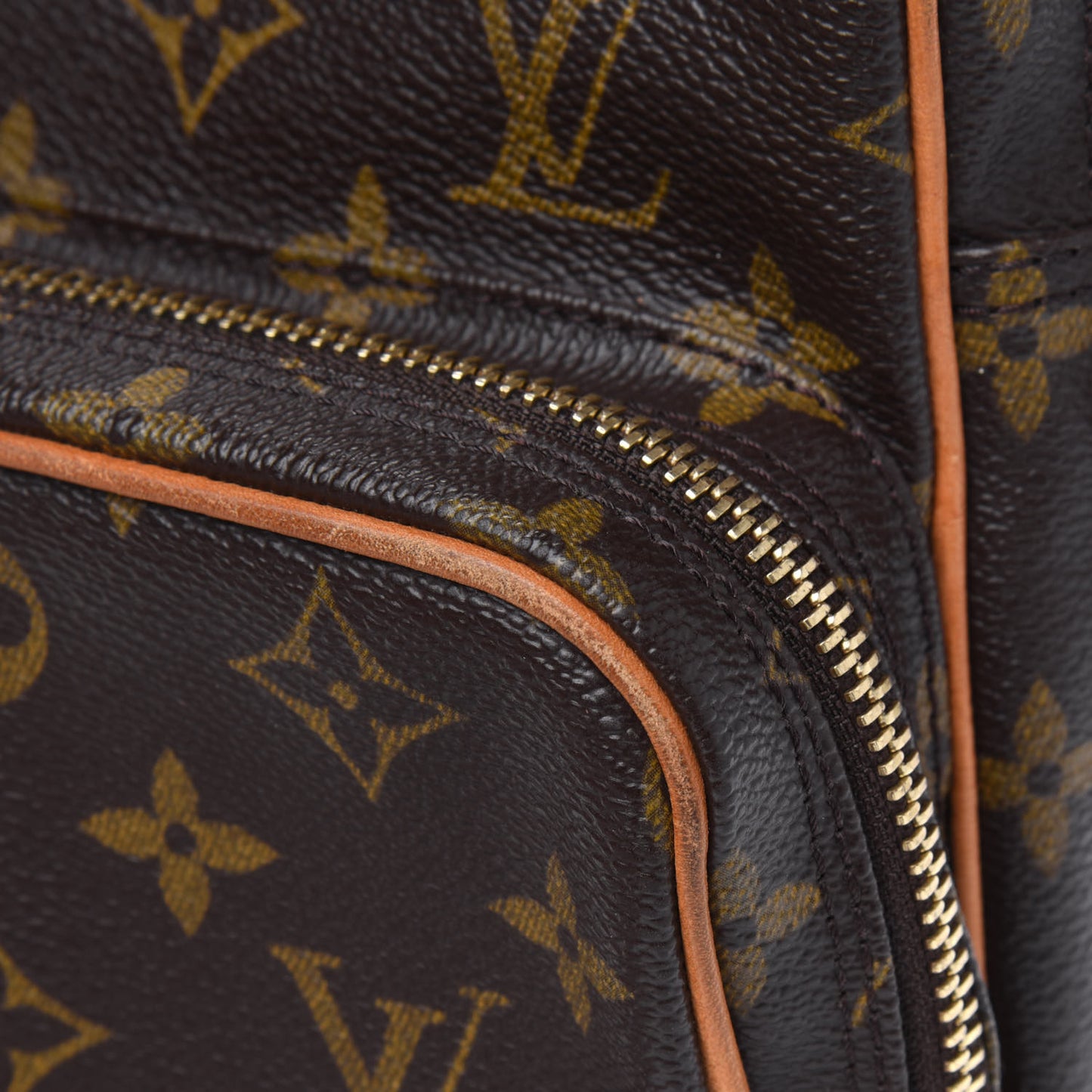 Monogram Amazone