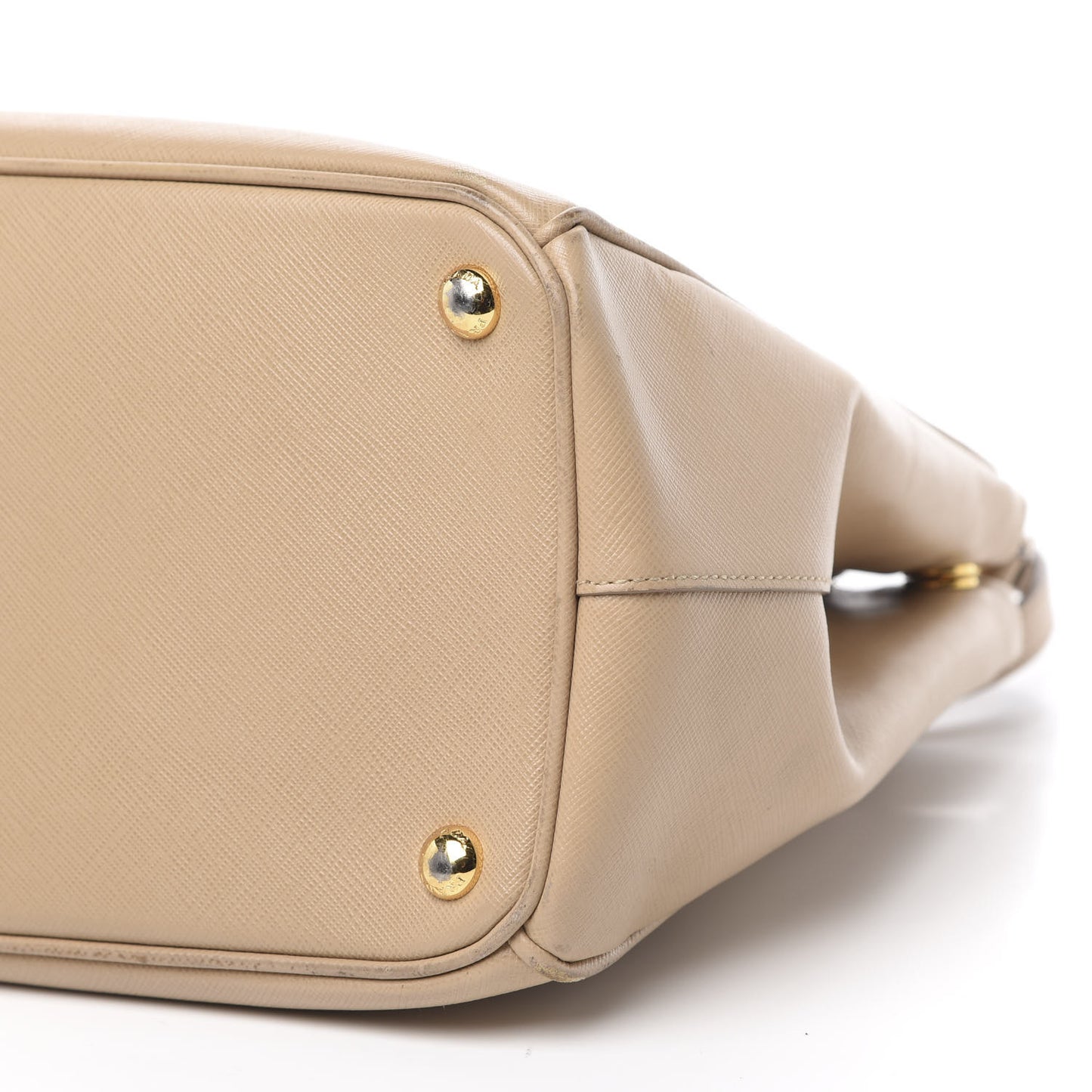 Saffiano Medium Galleria Double Zip Tote Cammeo