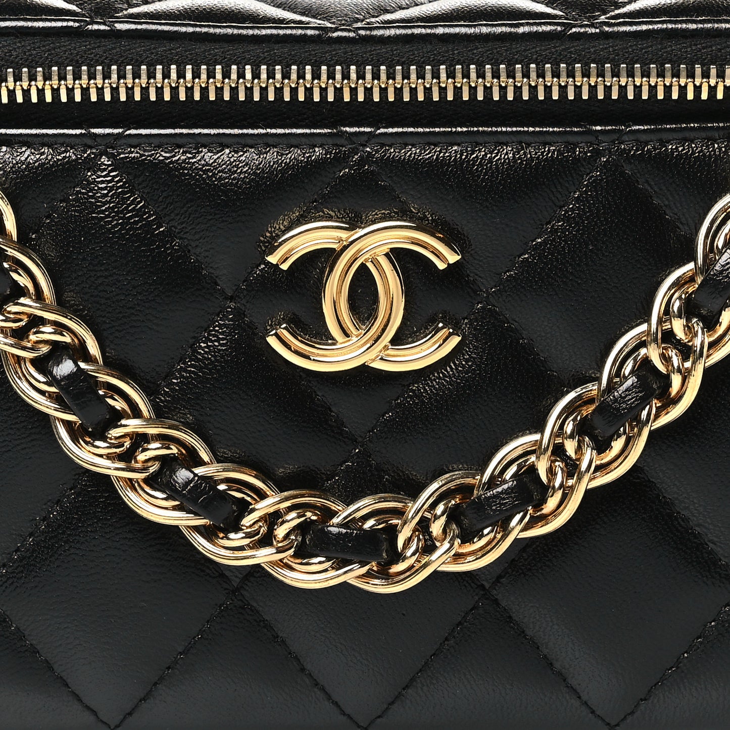 Lambskin Quilted Golden Links Top Handle Vanity Case With Chain Black