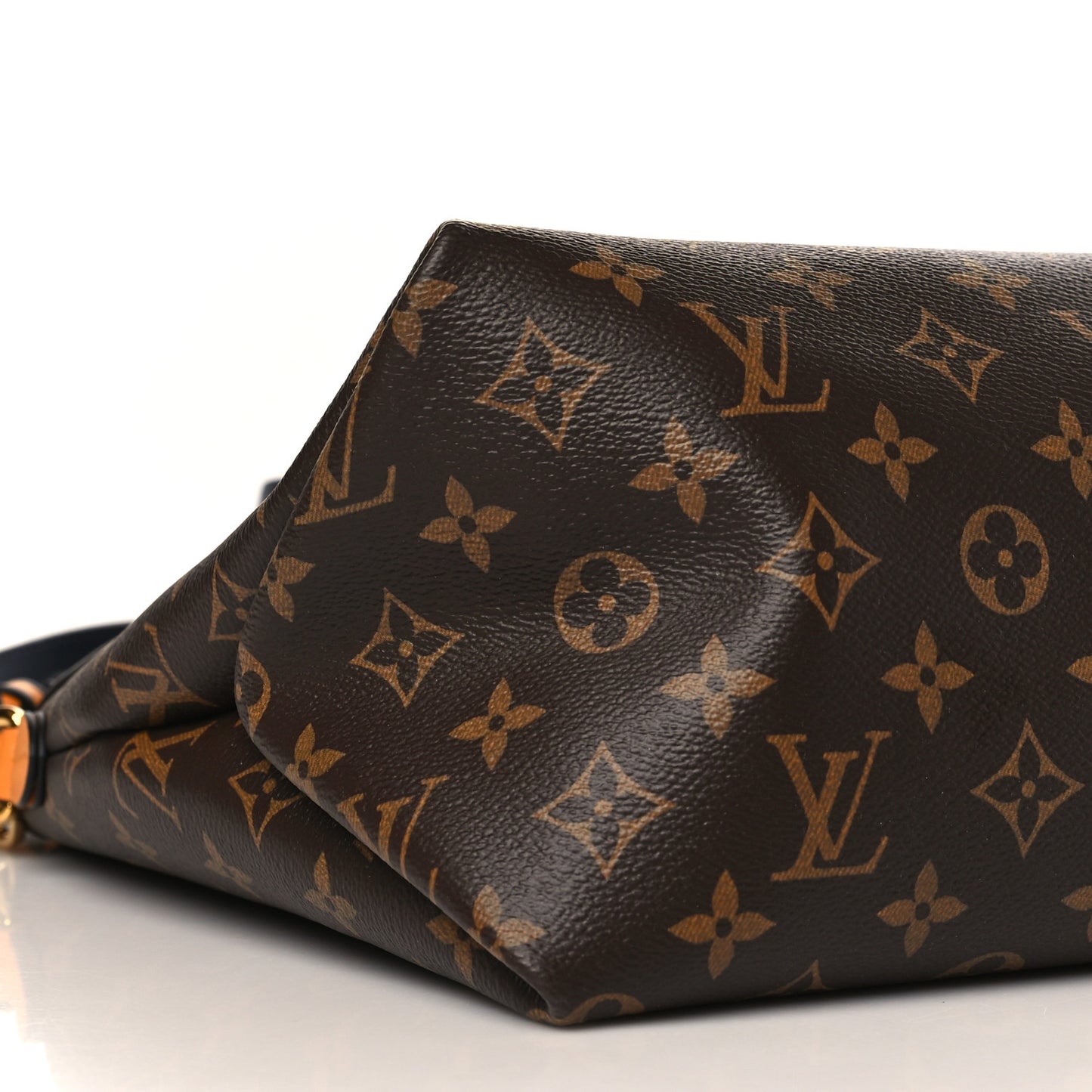 Monogram Beaubourg MM Safran Imperial