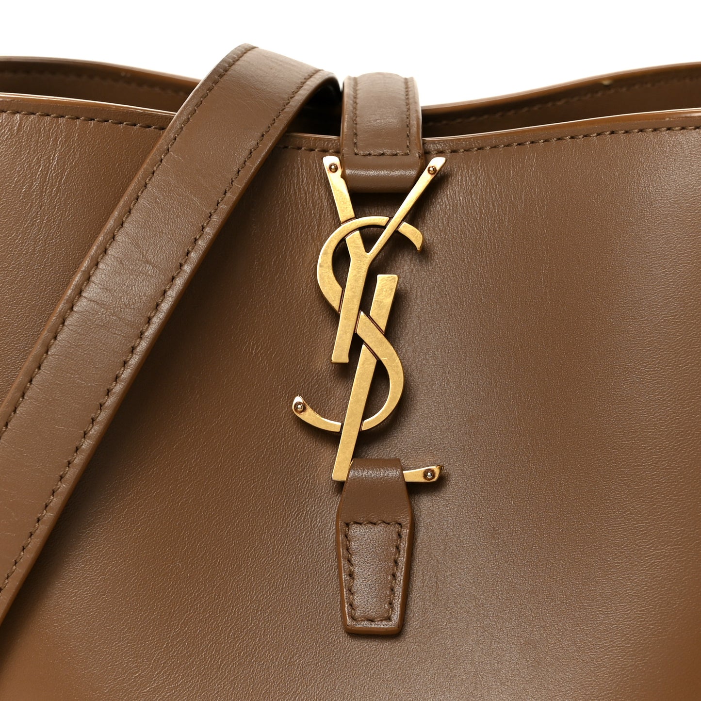 Shiny Calfskin Le 37 Small Bucket Bag Dark Cork