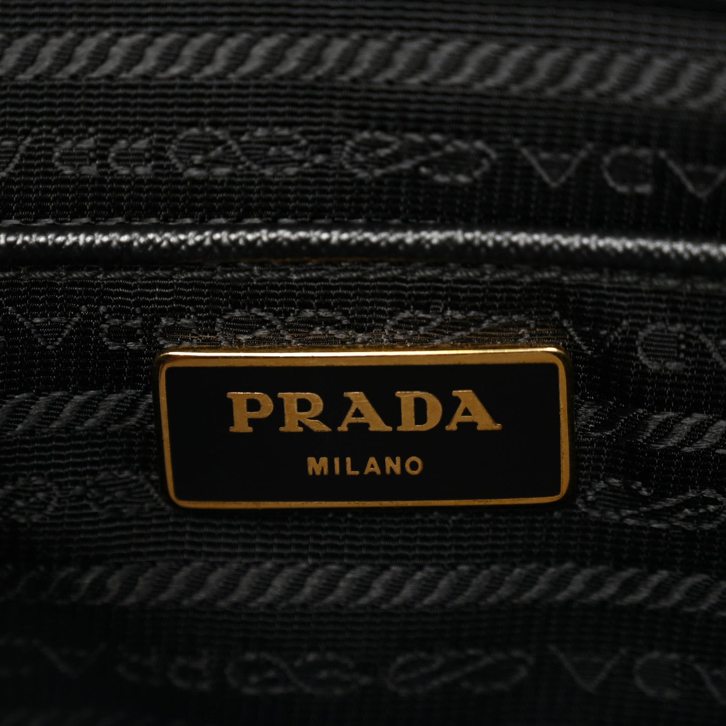 Saffiano Medium Galleria Double Zip Tote Black