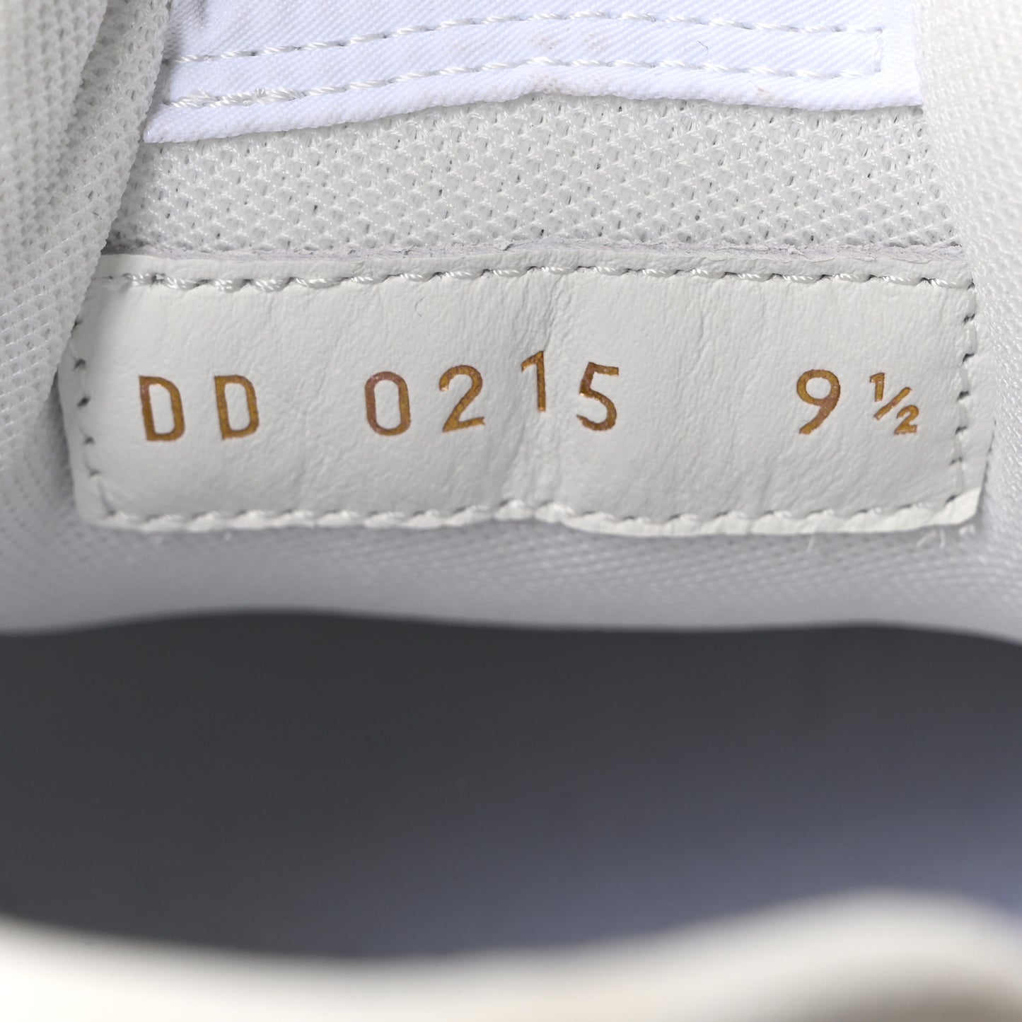 Calfskin Mens LV Classic Sneakers 9.5 White