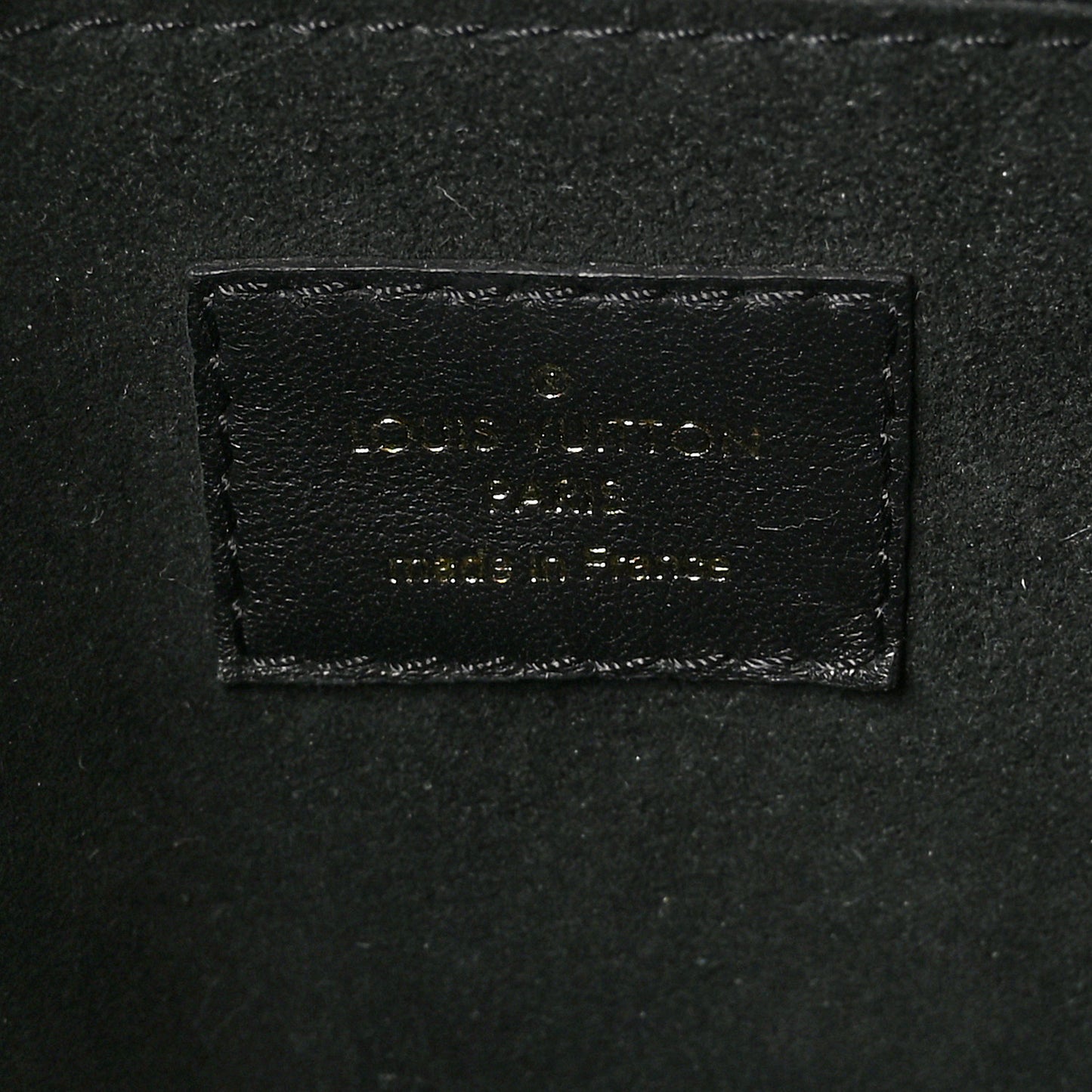 Monogram Double V Black