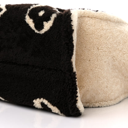 Louis Vuitton Shearling Monogram Giant Teddy Onthego GM Black White 8 of 8